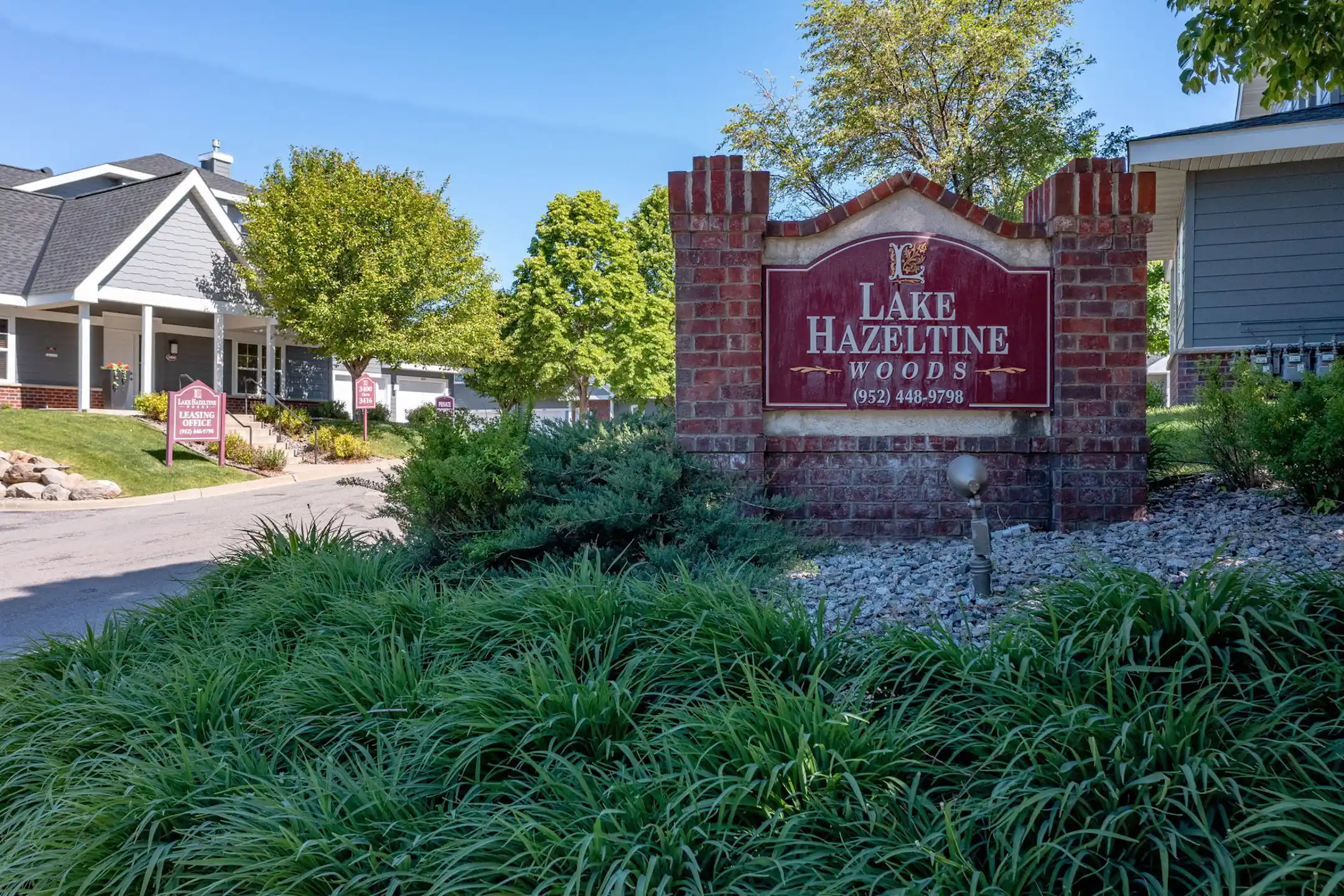 Lake Hazeltine Woods Apartments Chaska, MN 55318