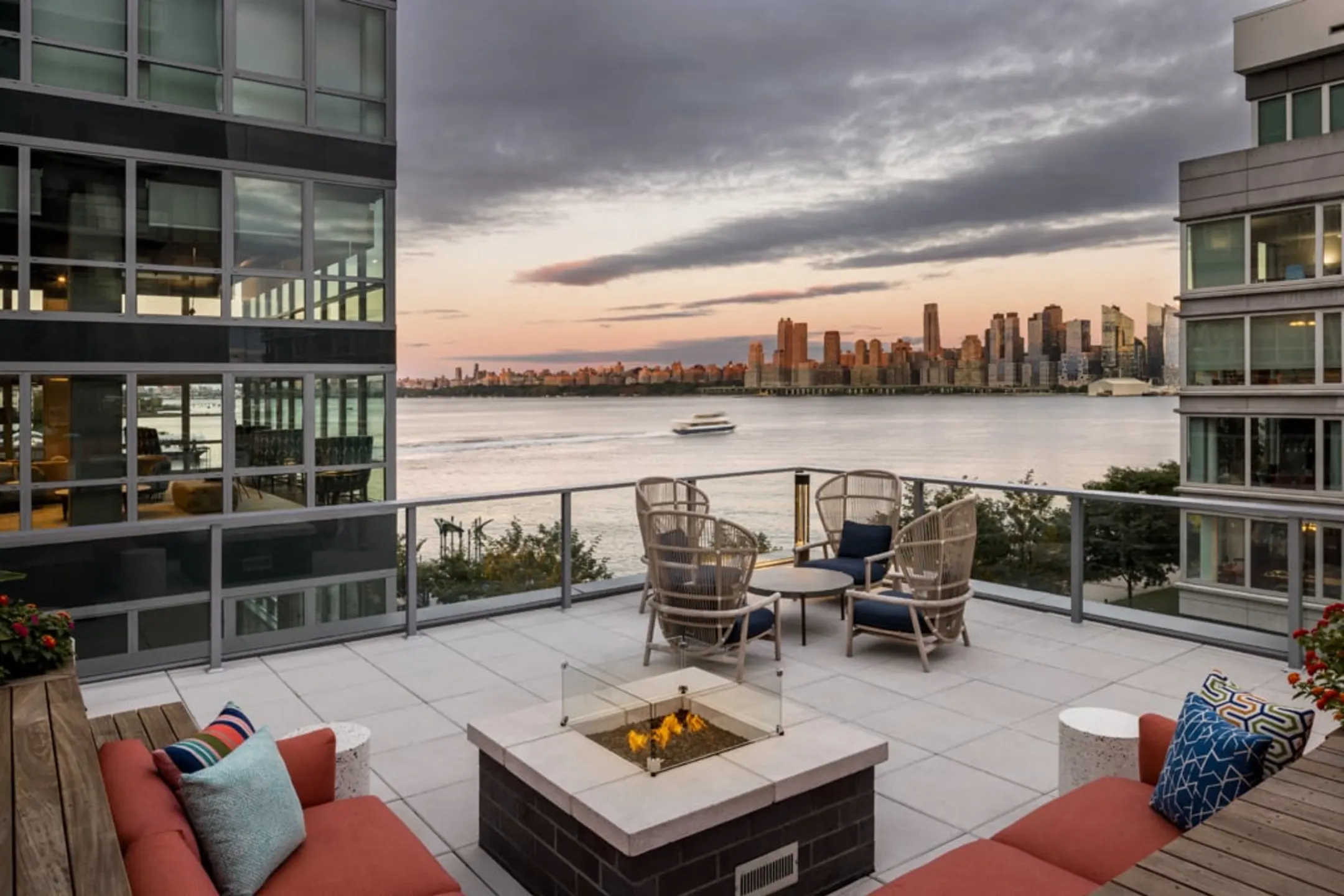RiverHouse 9 at Port Imperial 900 Avenue at Port Imperial Weehawken