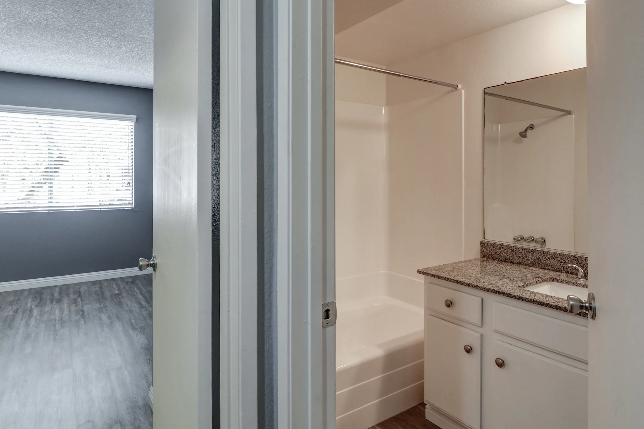 Stillmore 19400 Stillmore St Canyon Country, CA Apartments for Rent