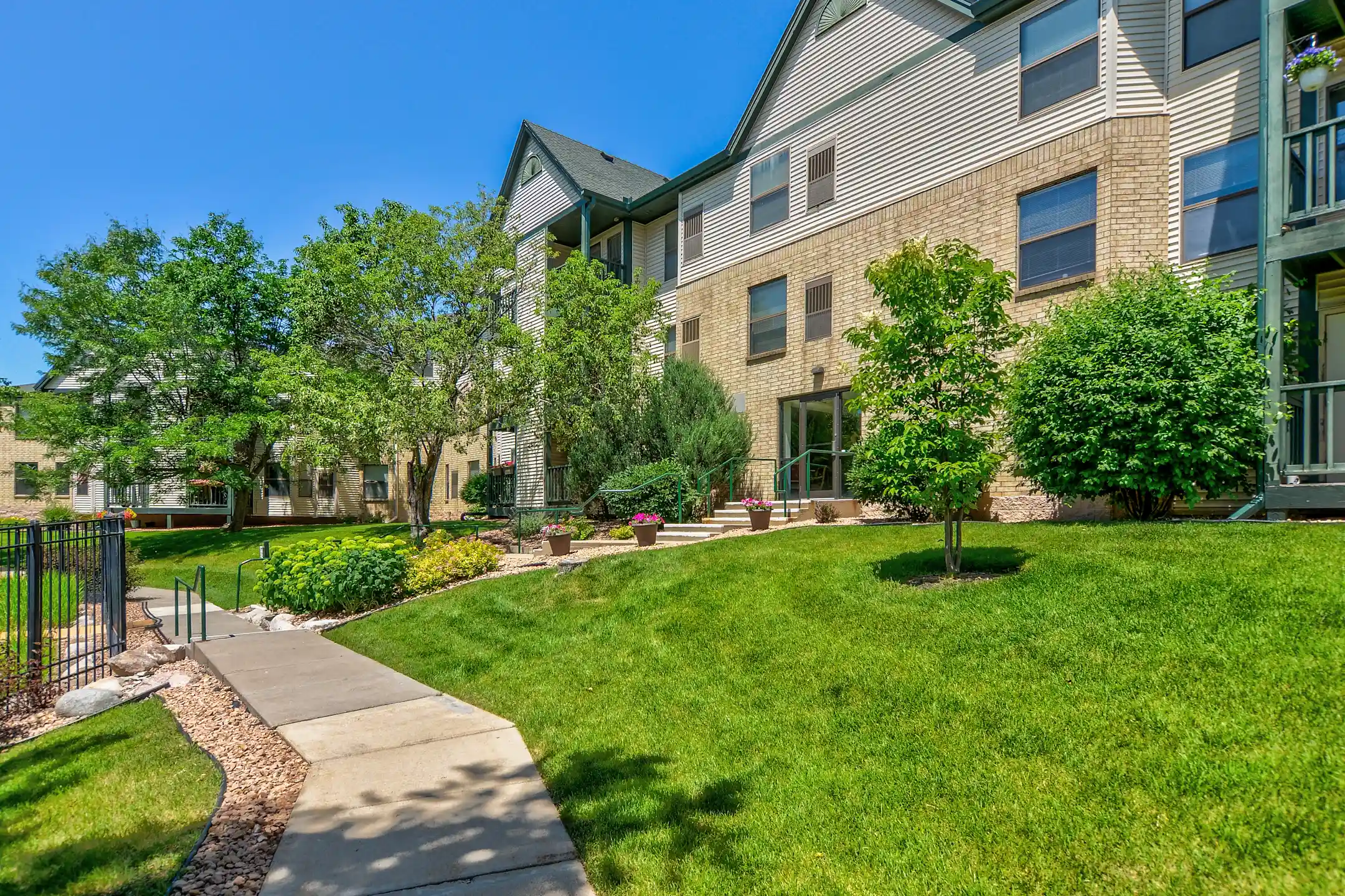 Autumn Woods Apartments Saint Anthony, MN 55418