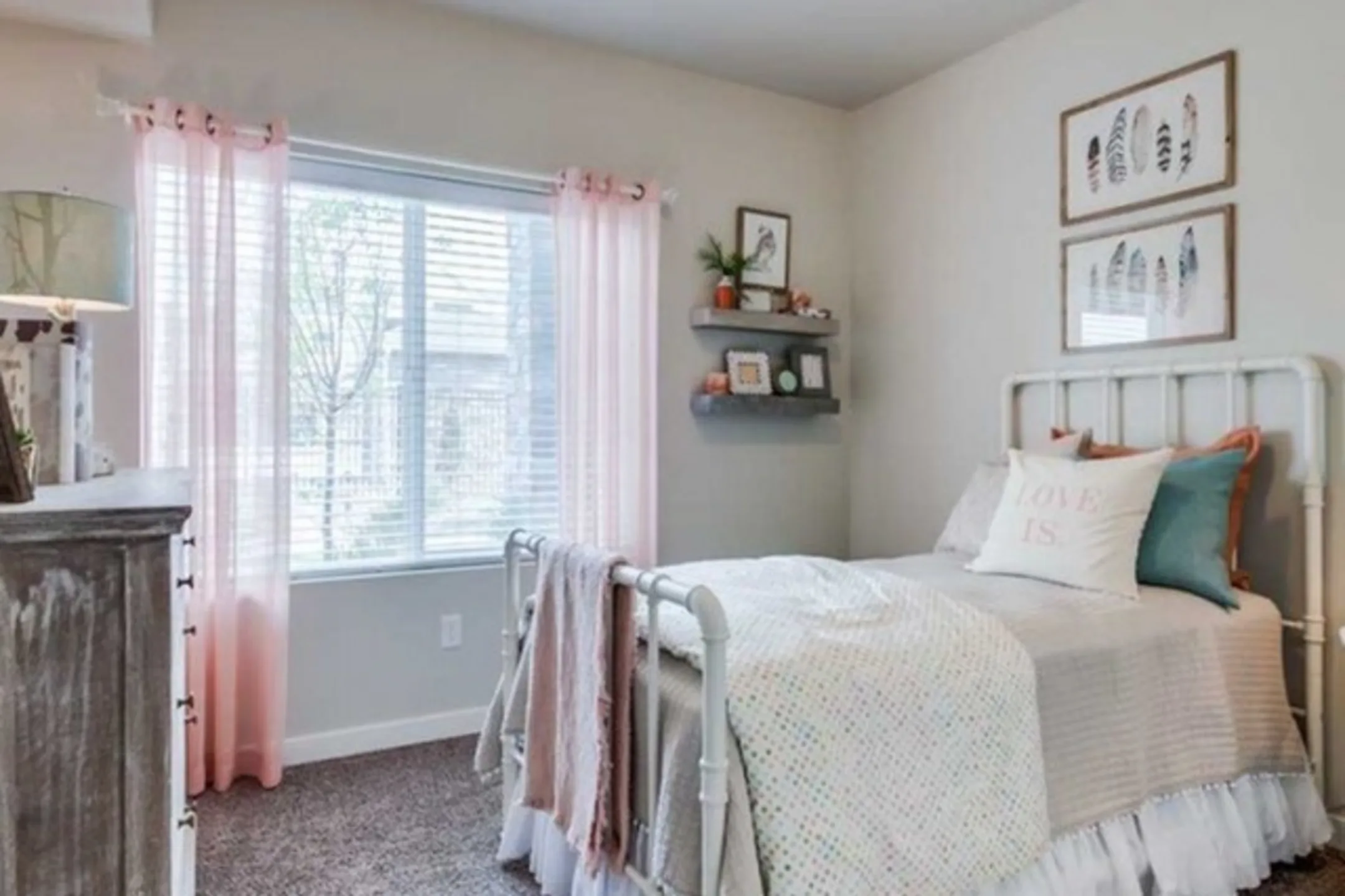 The Kensington Apartments at North Pointe 7410 W Saxton Dr Boise