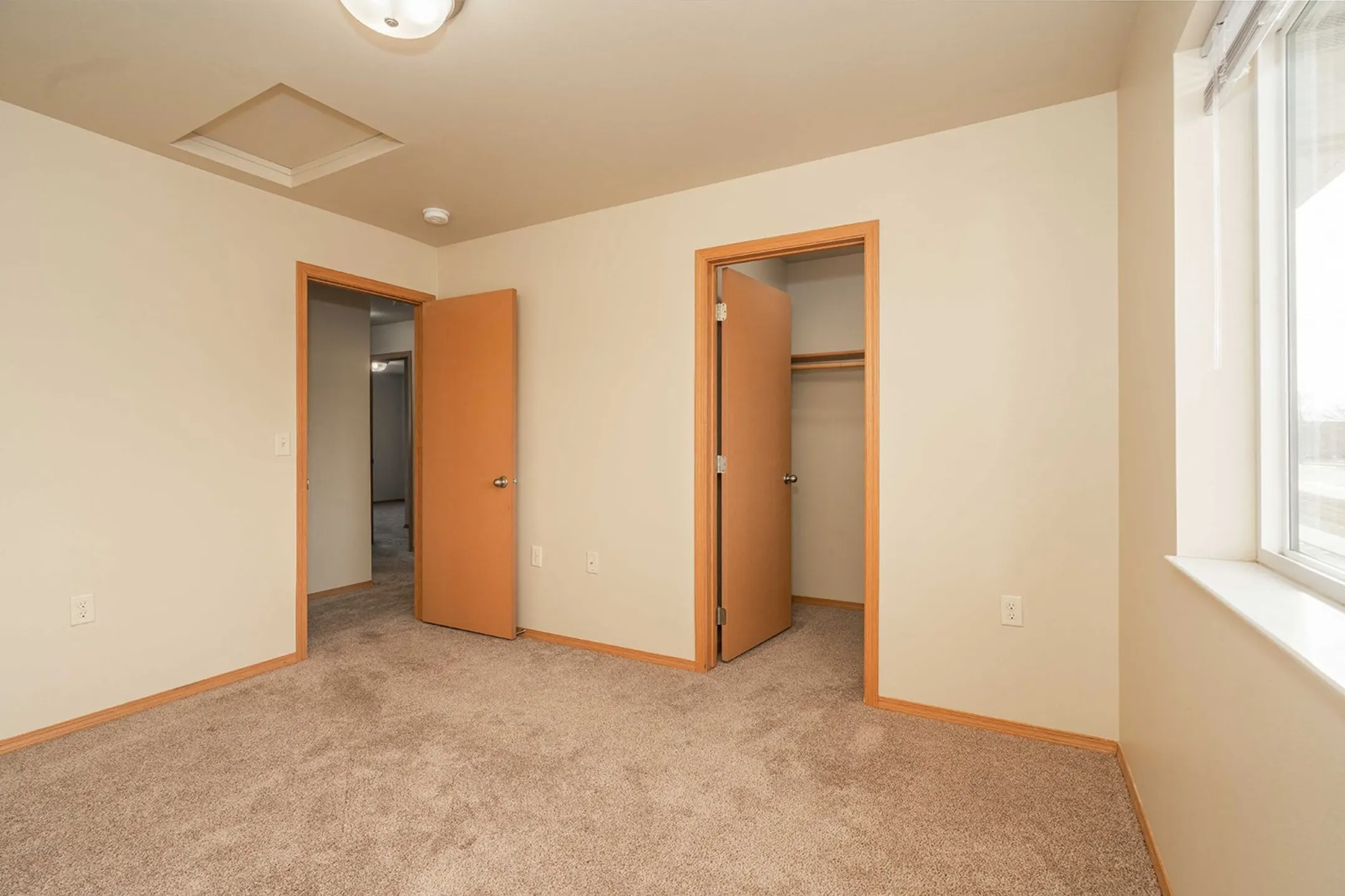 Benson Village Townhomes 3740 N 4th Ave Sioux Falls, SD Apartments