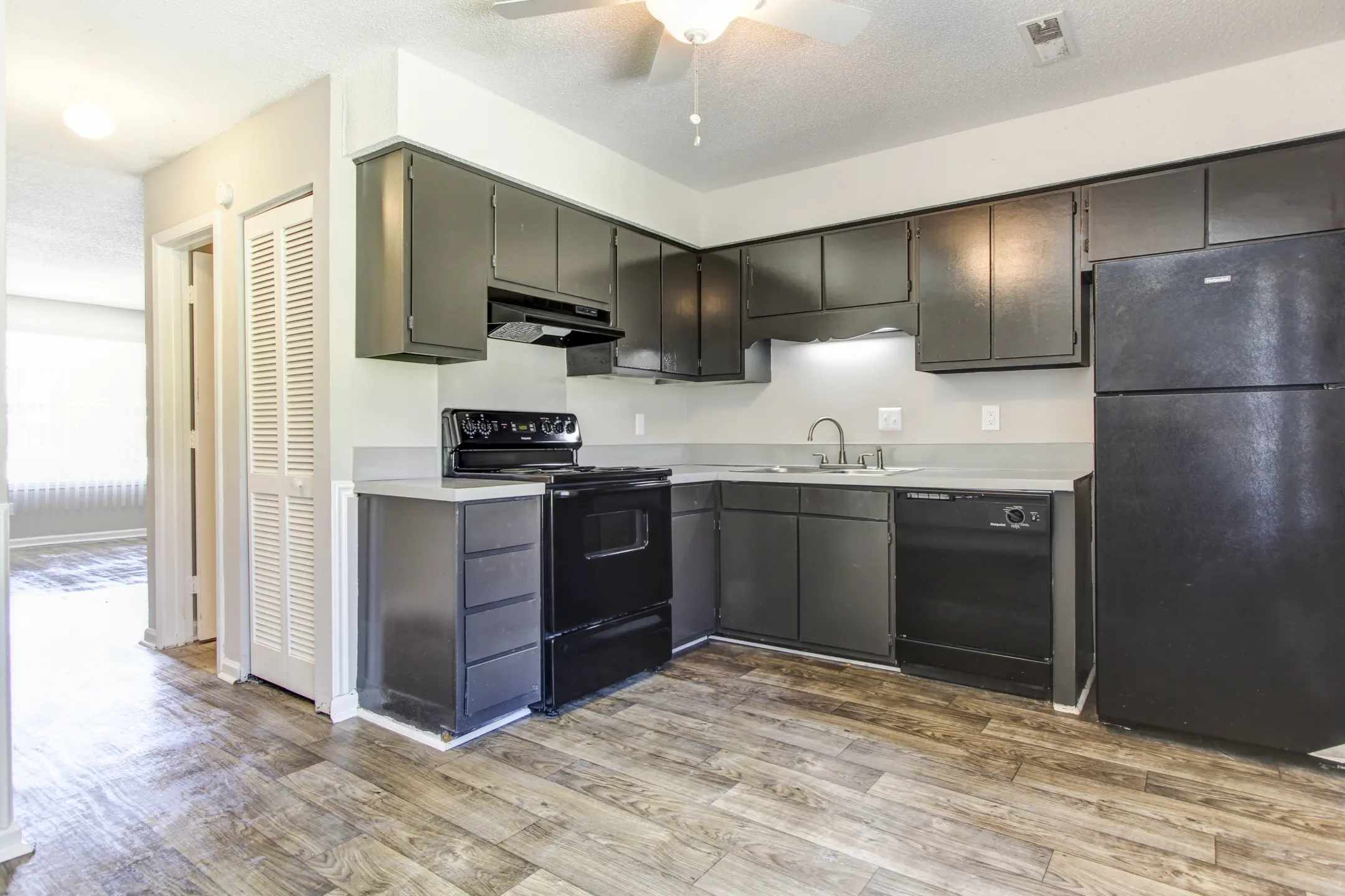 Kitchen - Chester Place Apartments and Townhomes - North Charleston, SC