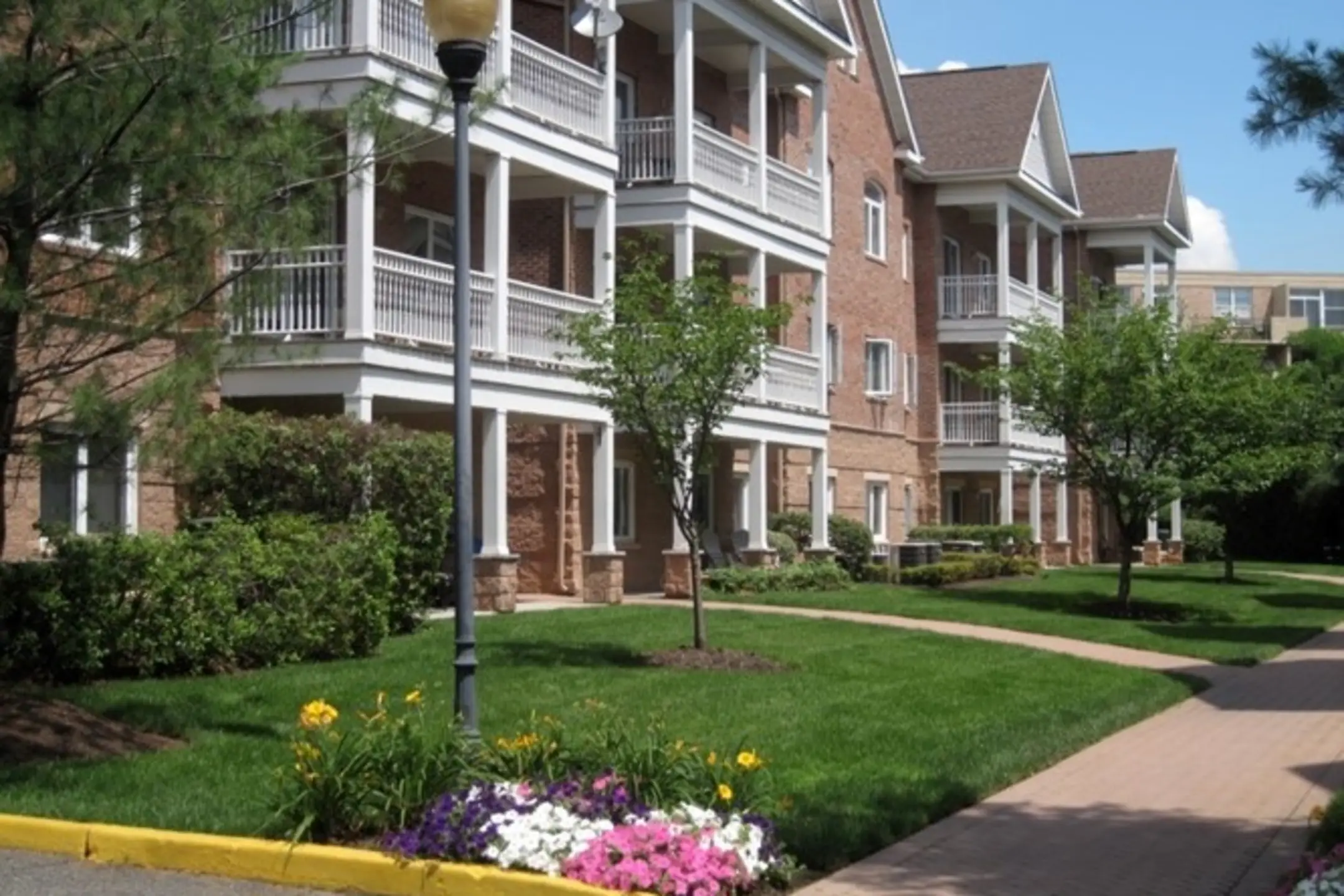 Mariners Landing 312 Portside Dr Edgewater, NJ Apartments for Rent