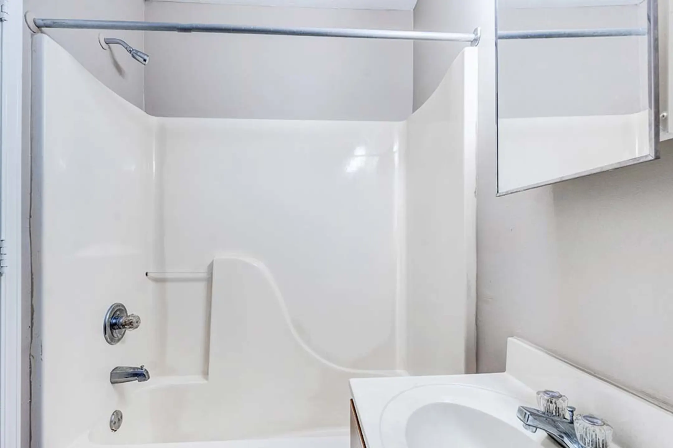 Bathroom - Hub of New Albany Apartments - New Albany, IN