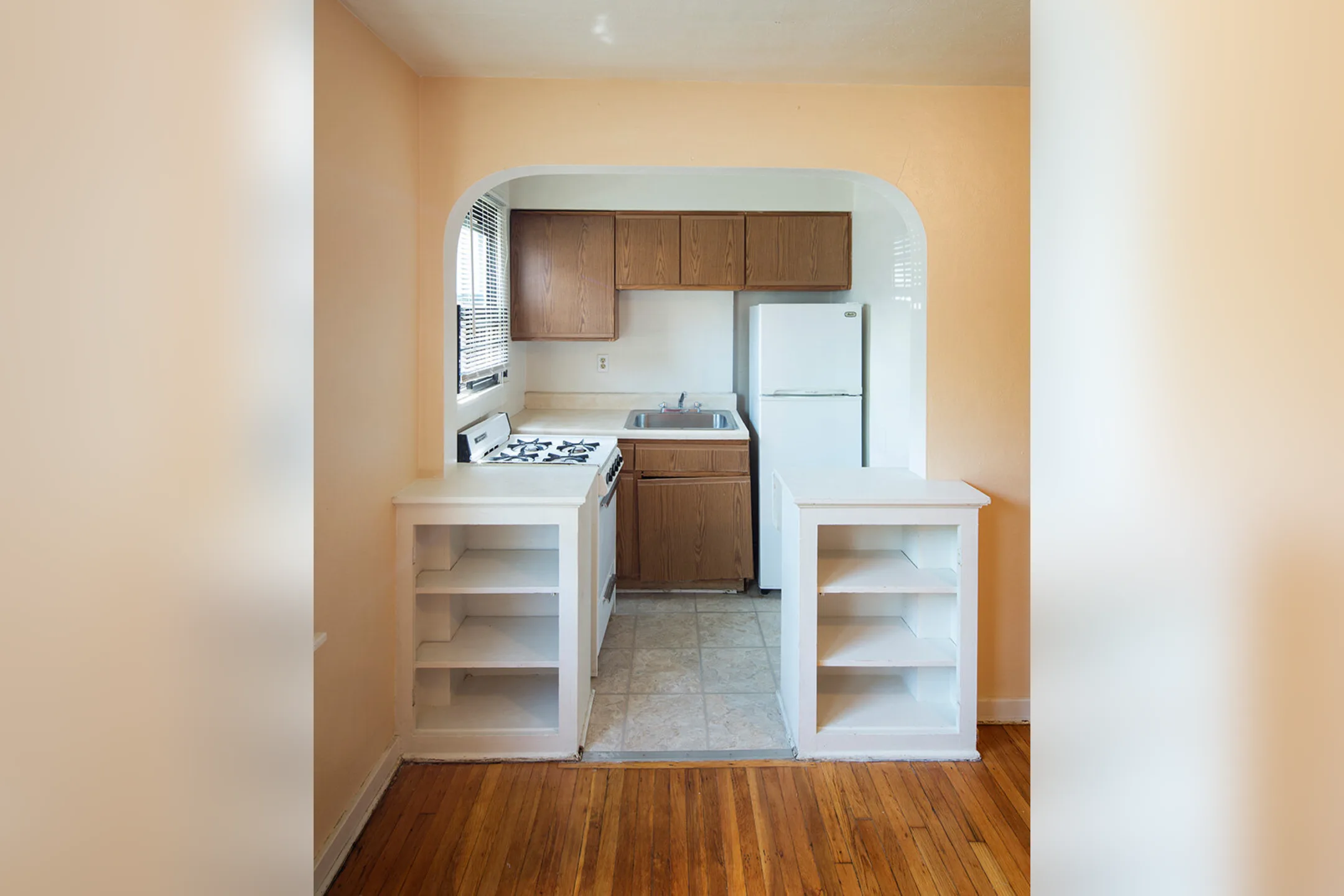 Kitchen - Gracen Court Apartments - Pittsburgh, PA