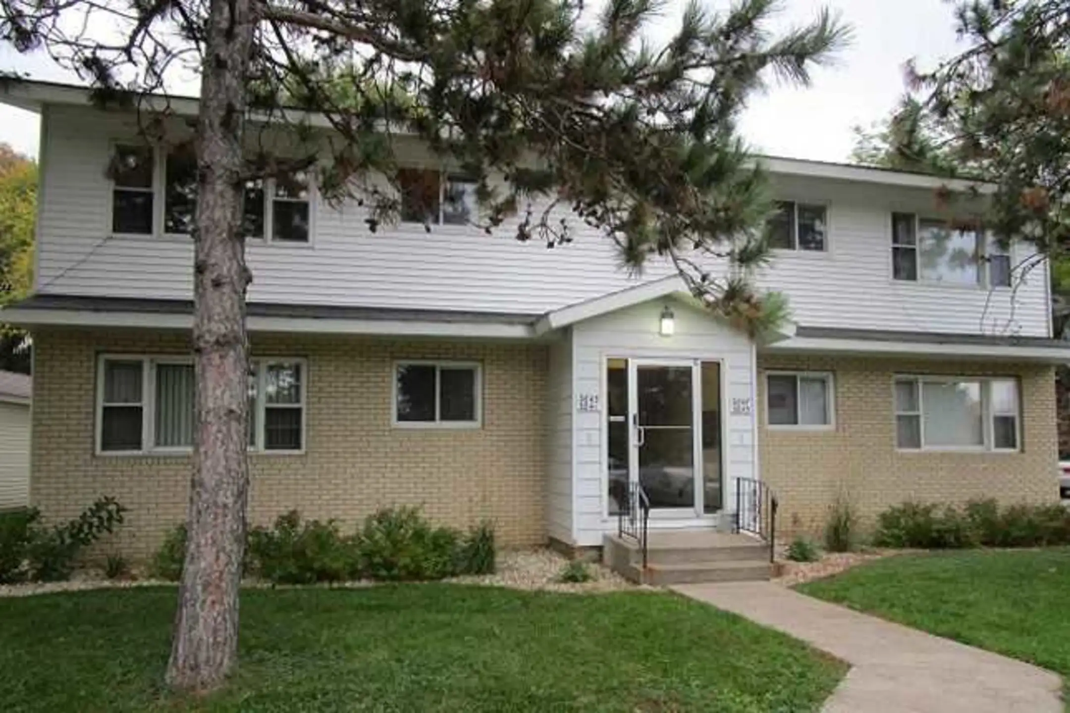 Building - Cliffside Apartments - La Crosse, WI