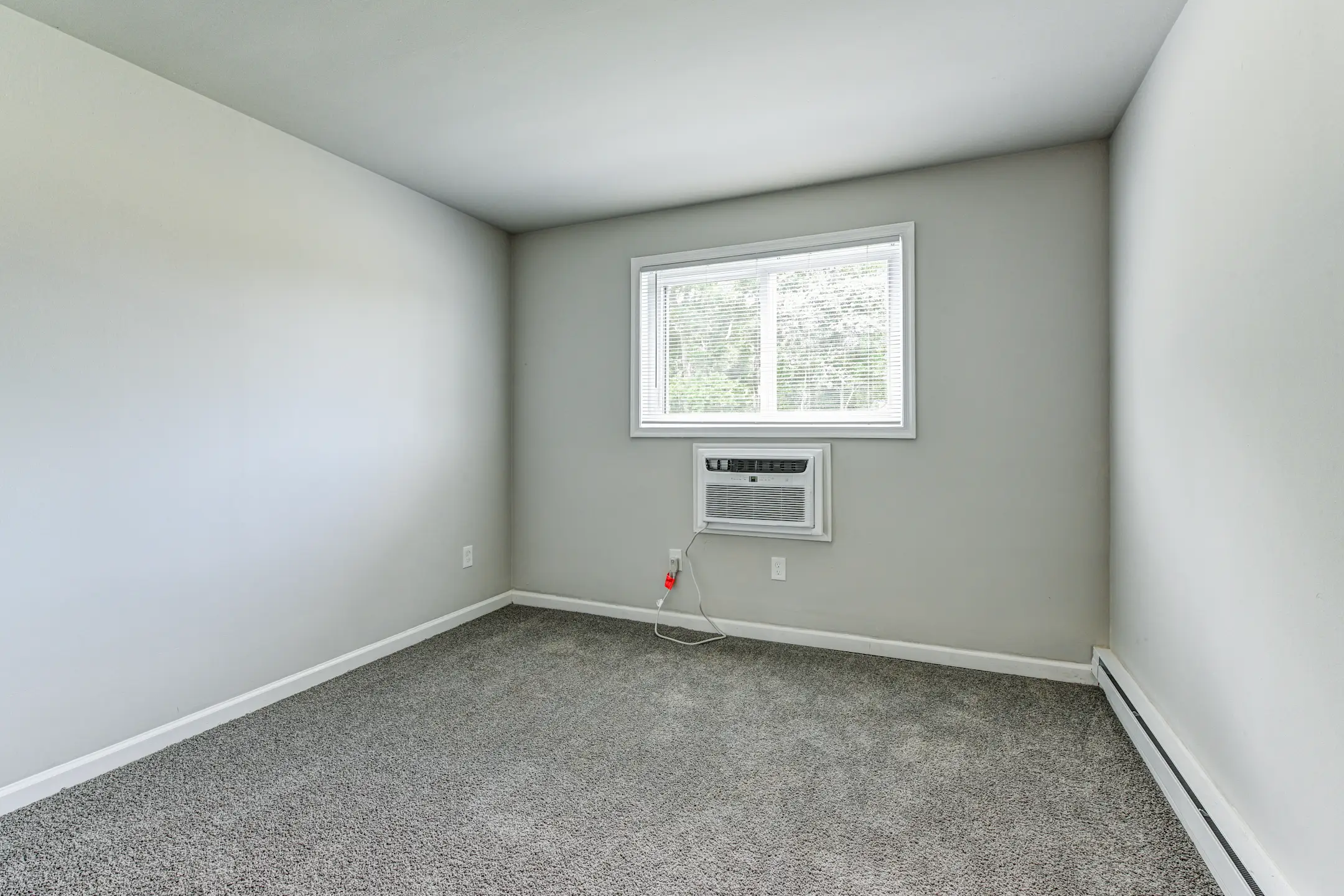 Meadowview Apartments. 12 Meadow Rd Pennsville, NJ Apartments for