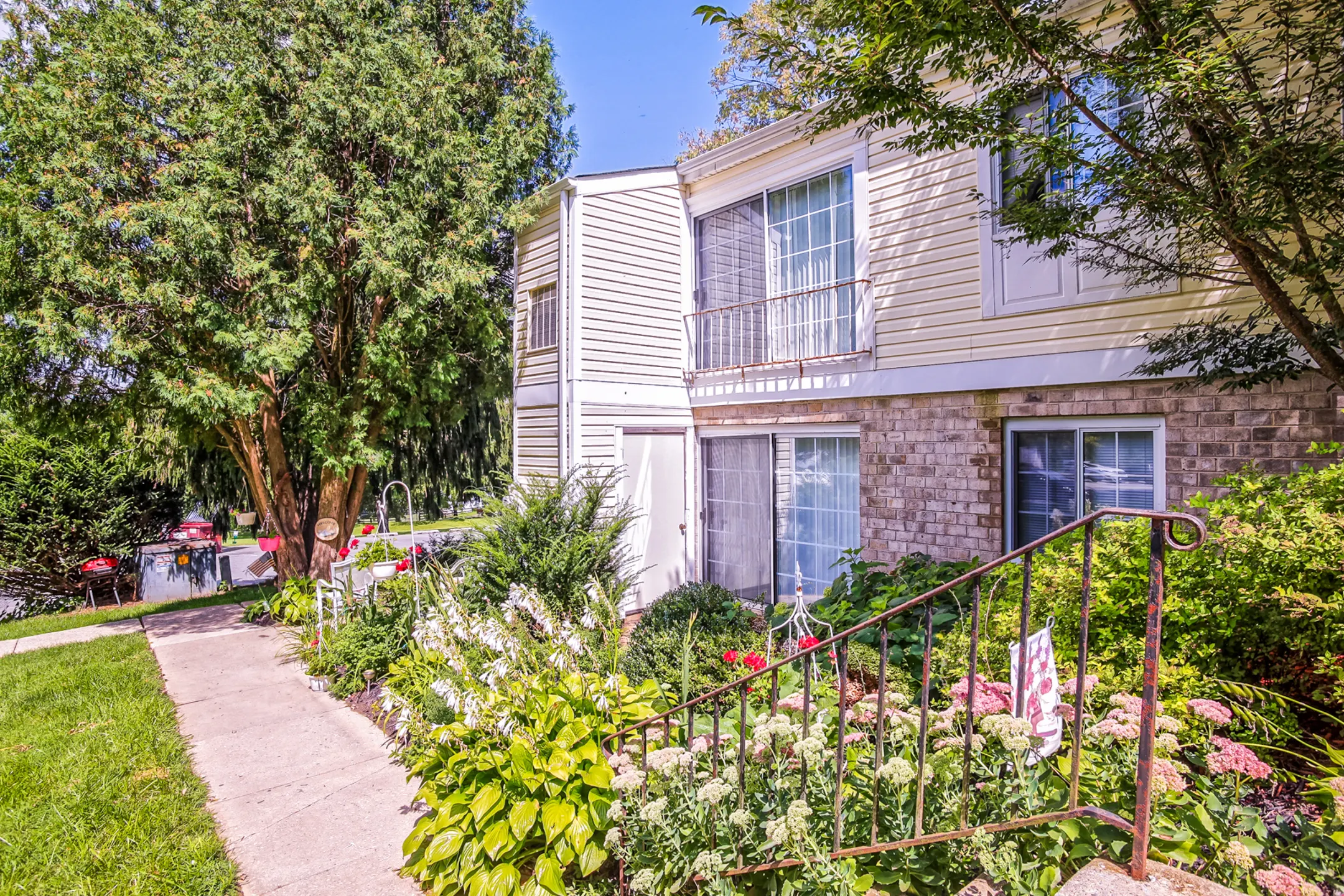 Hillside Apartments 1896 Crest Dr Coatesville, PA Apartments for