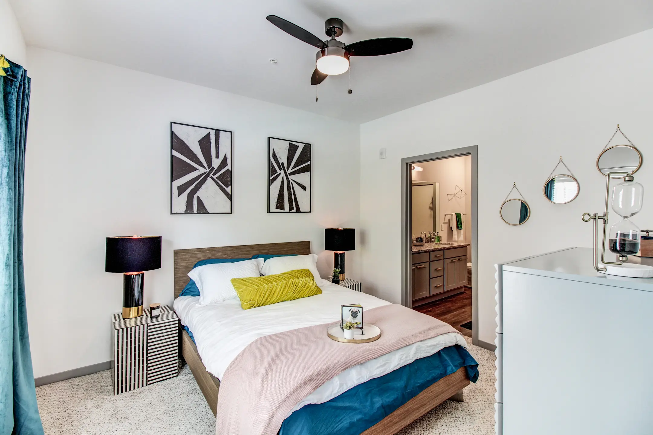 Bedroom - Crossroads Westside - Kansas City, MO