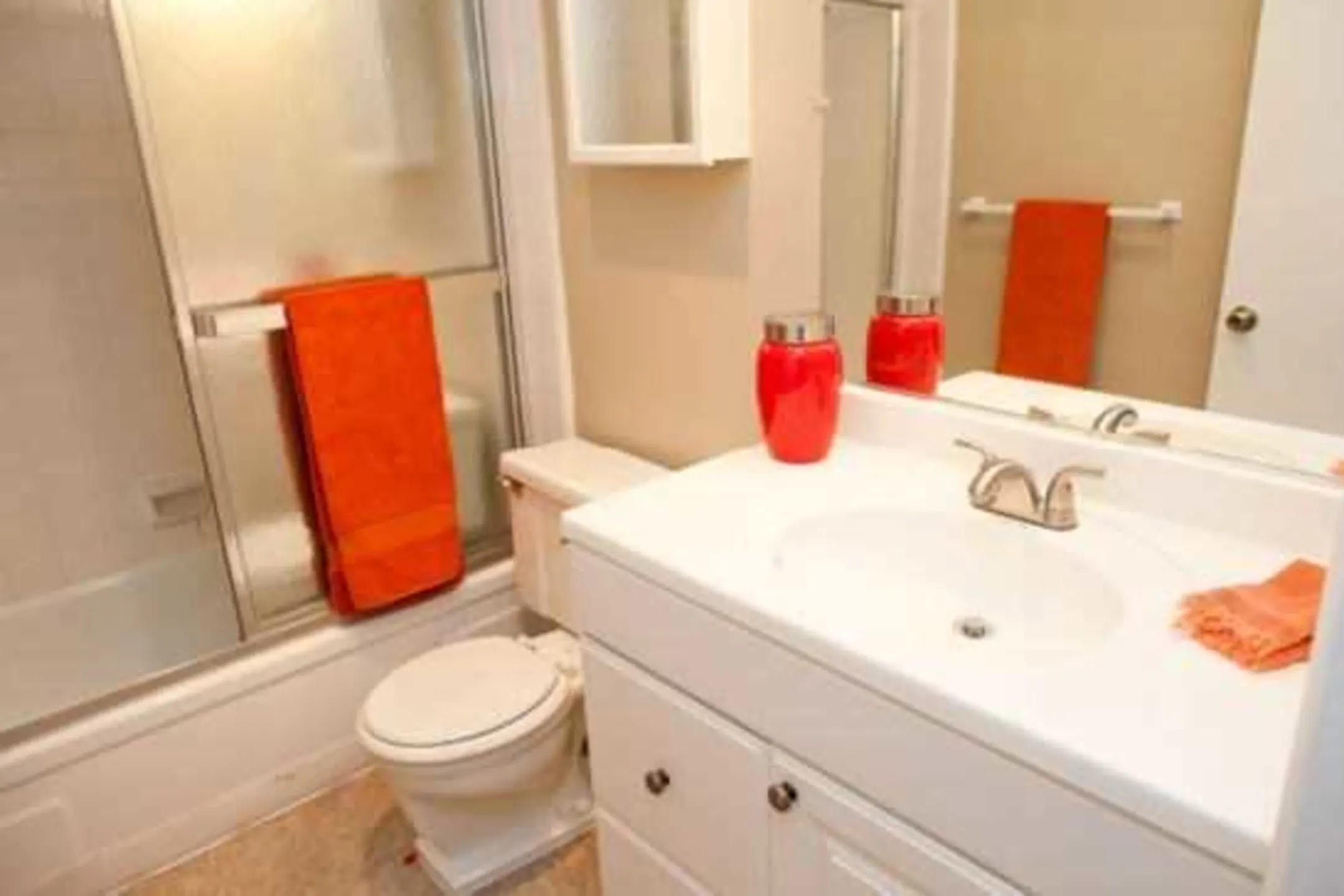 Bathroom - Seranado Fountain - Orange, CA