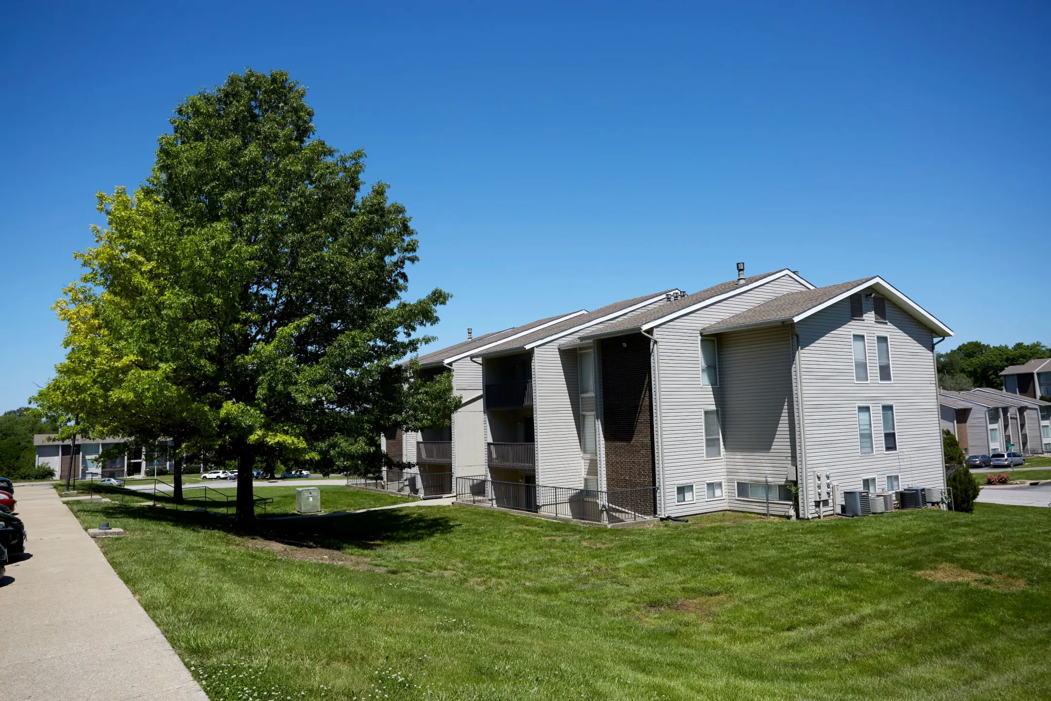 Park Meadows Apartments Kansas City, MO 64138