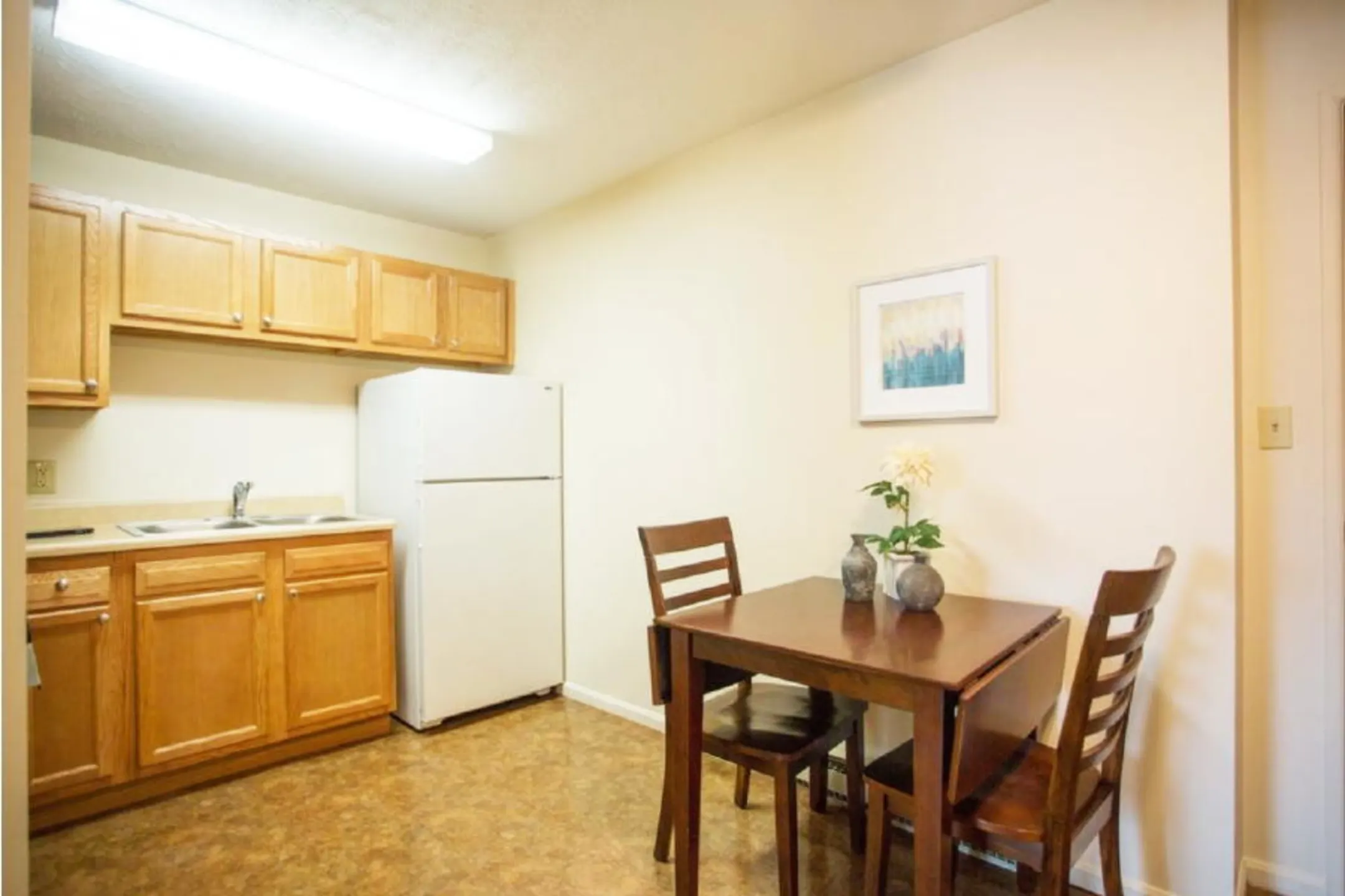 Peppertree Apartments 2122 Robbins Ave Niles, OH Apartments for