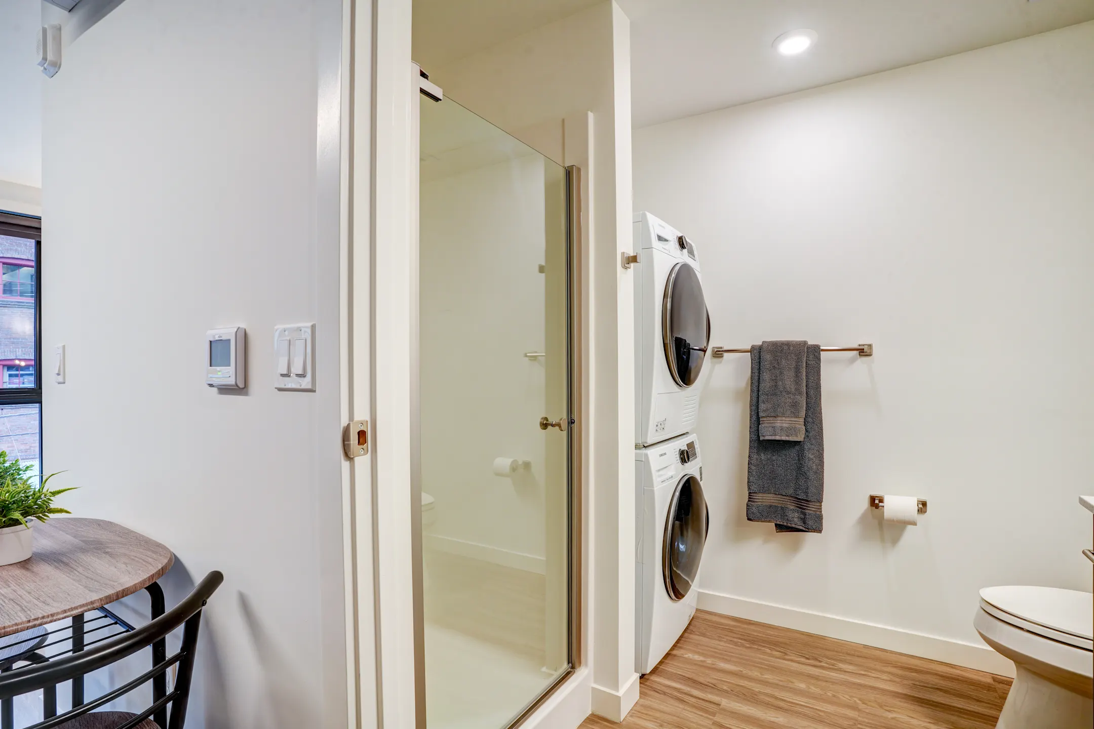 Bathroom - Dock 59 - Portland, OR