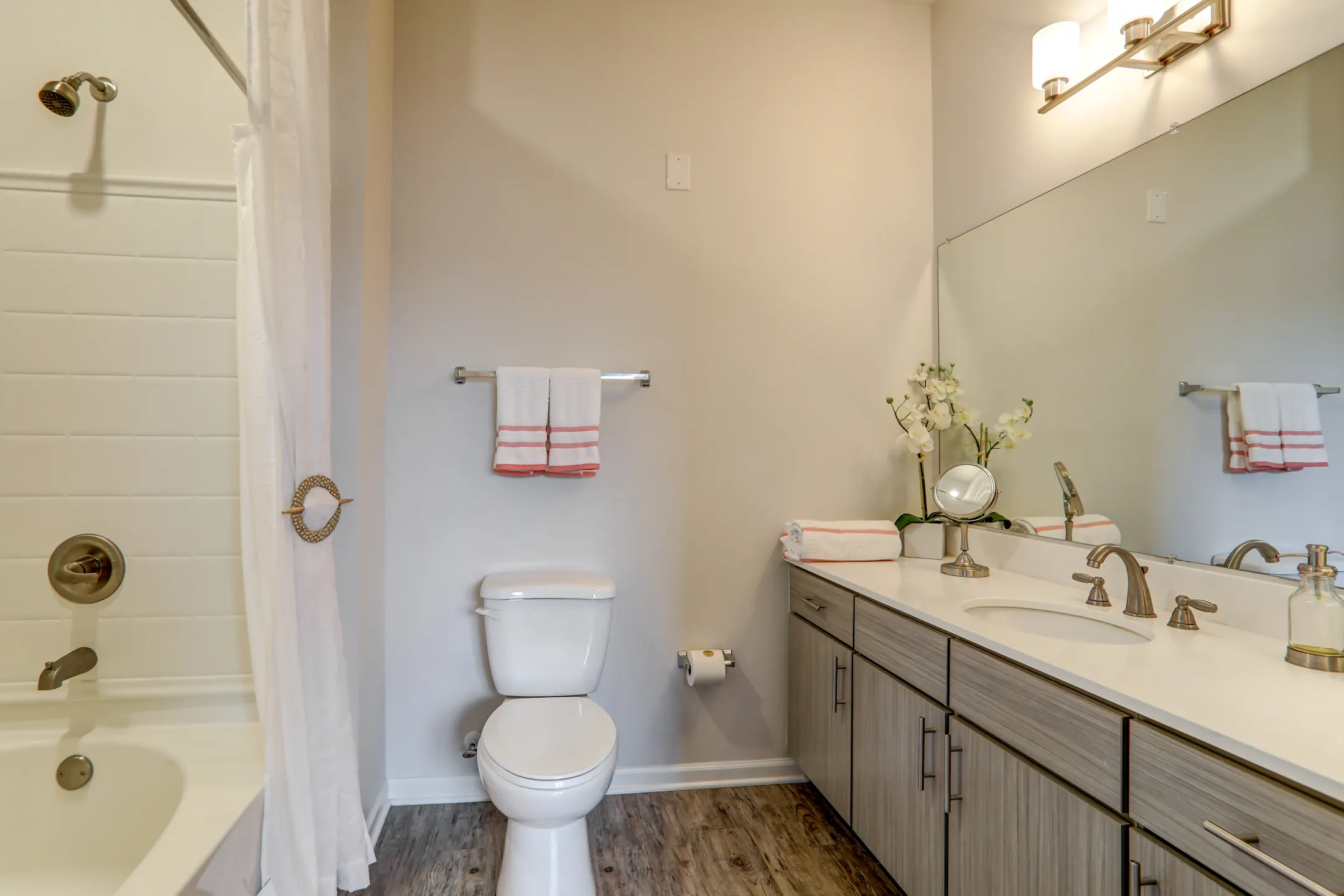 Colonnade at Eastern Shore Apartments Daphne, AL 36526