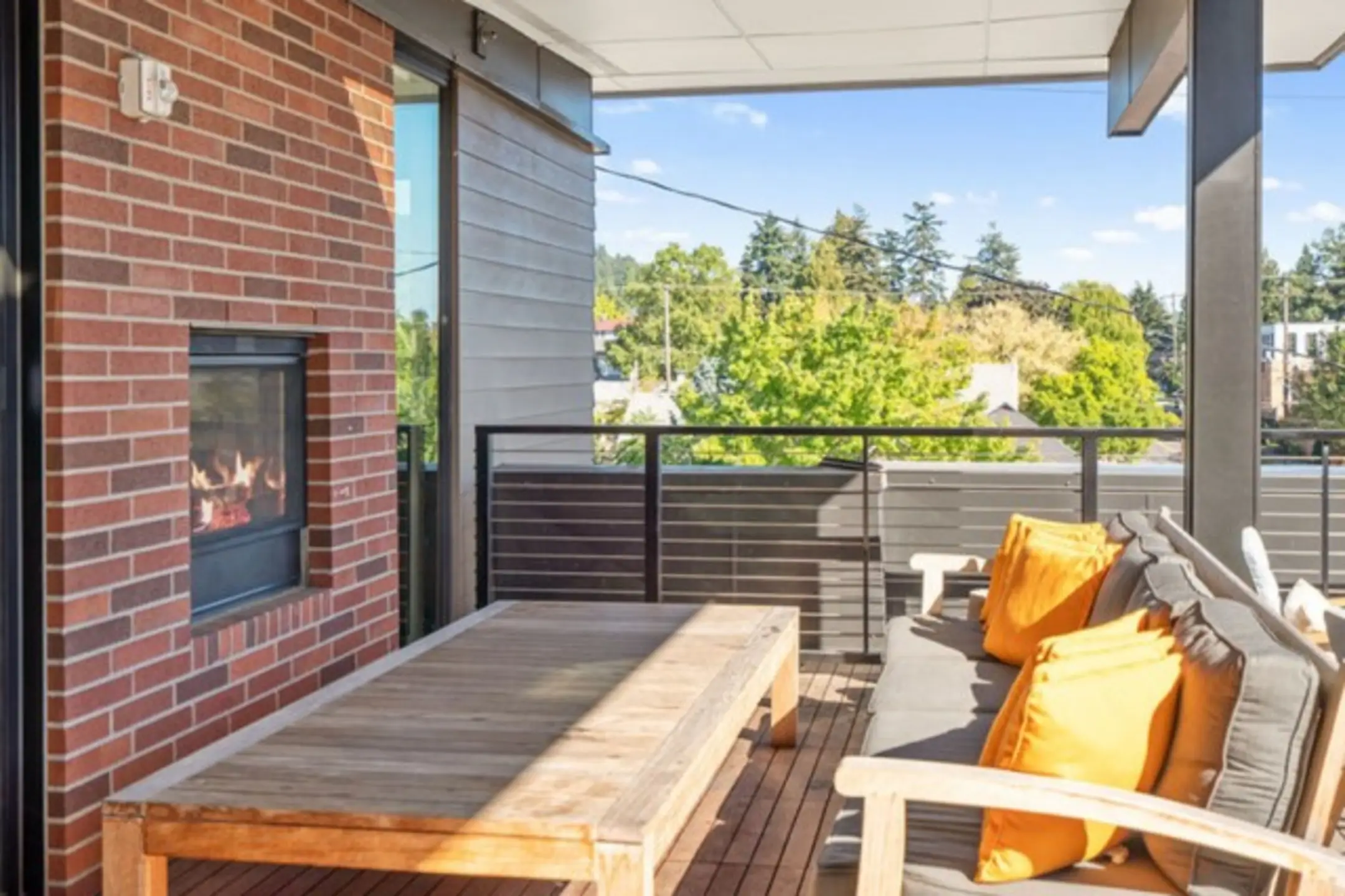 Patio / Deck - The Fifty At Division - Portland, OR