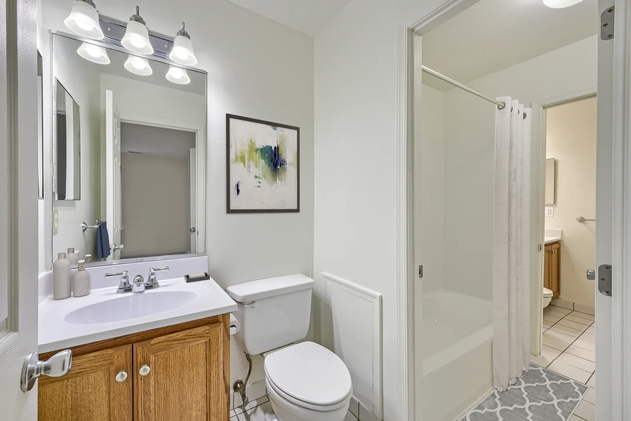 Bathroom - Oakview Estates - Lancaster, PA