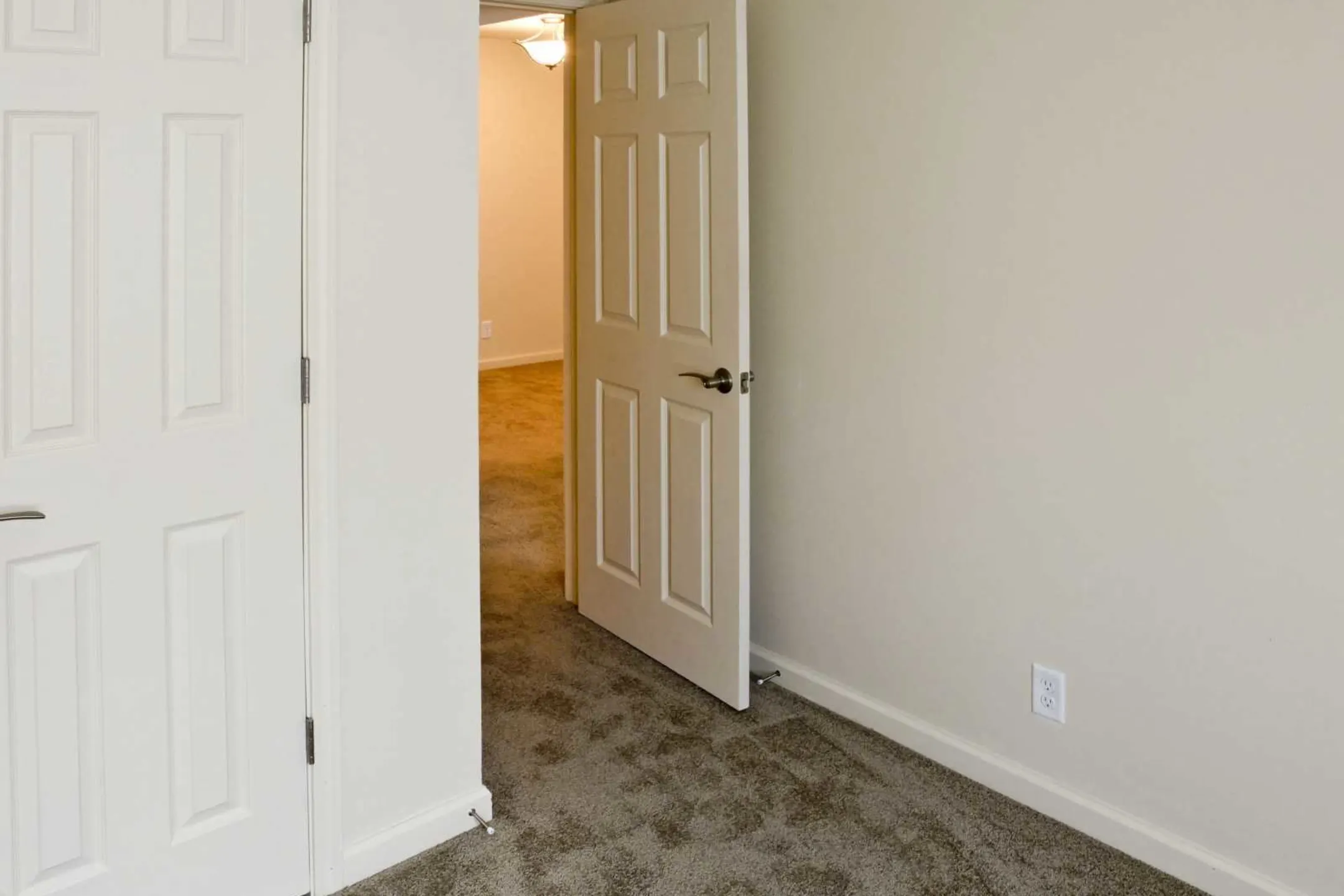 Bedroom - Markwell Village Apartments - Louisville, KY