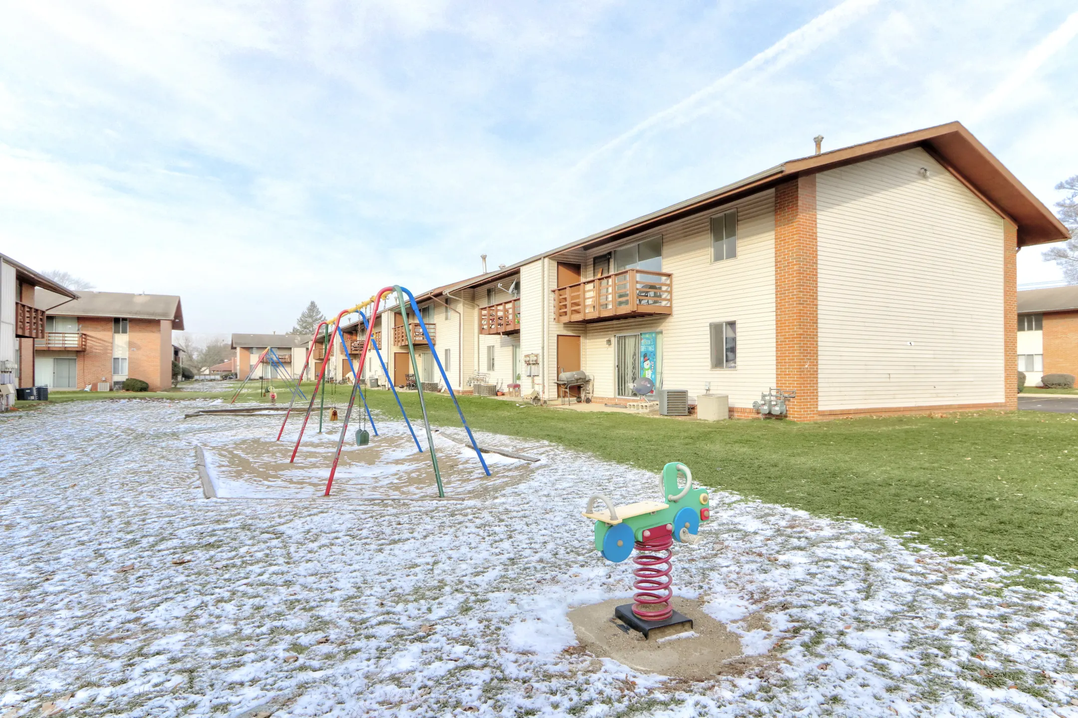 Elkhart Green Apartments 123 W Hively Ave Elkhart, IN Apartments