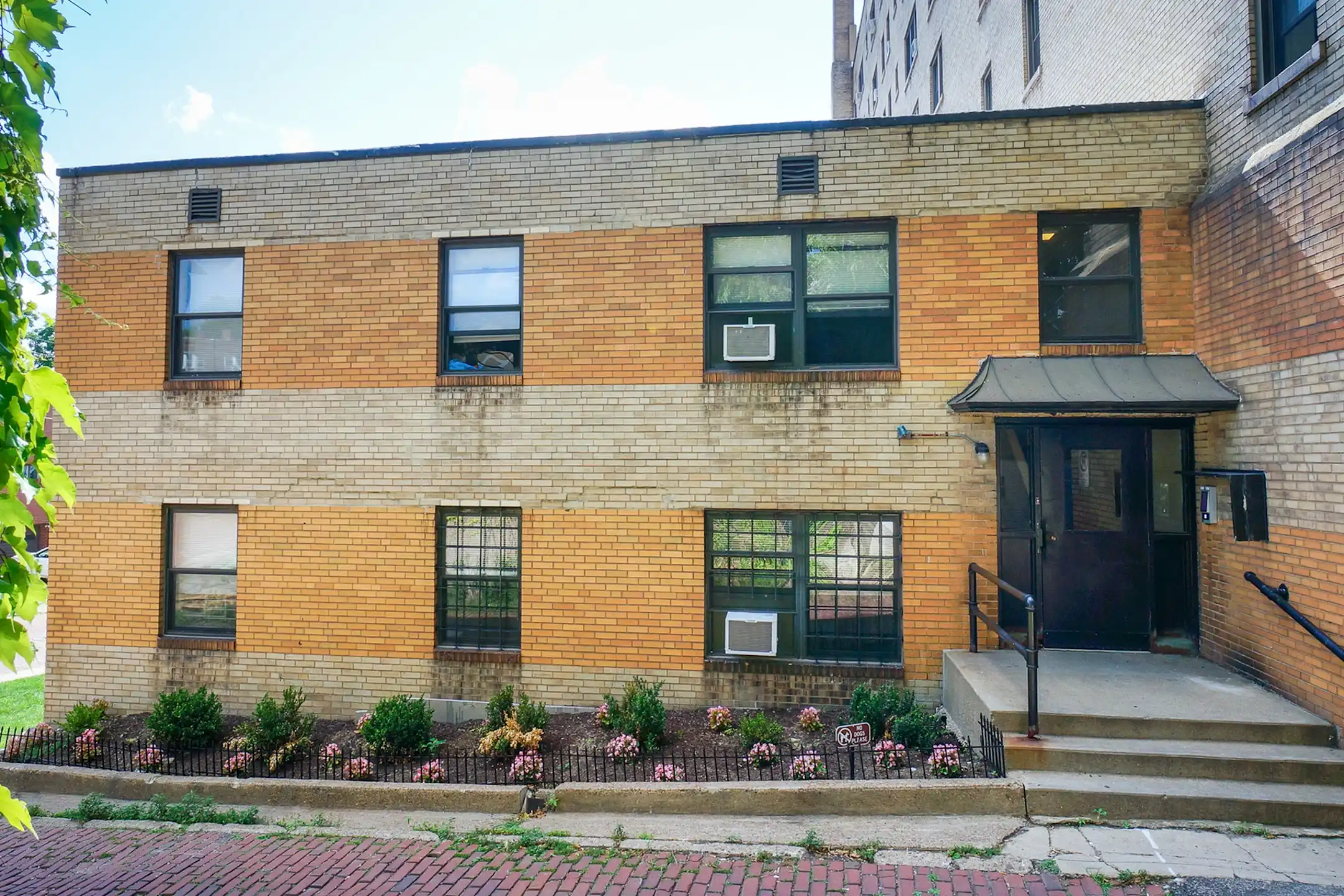 Wendover Apartments 5562 Hobart St Pittsburgh, PA Apartments for