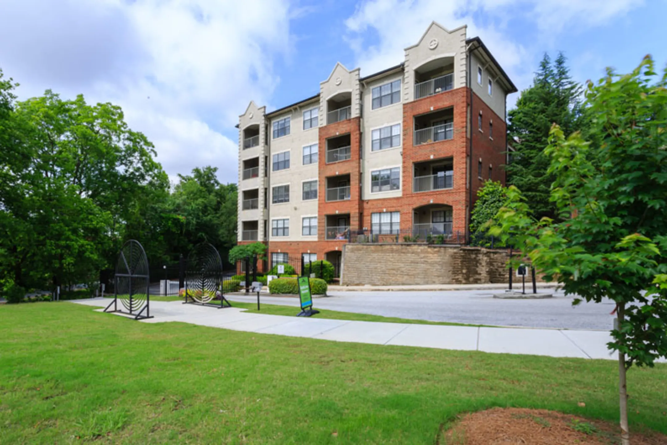 Building - Highland Walk Apartments - Atlanta, GA