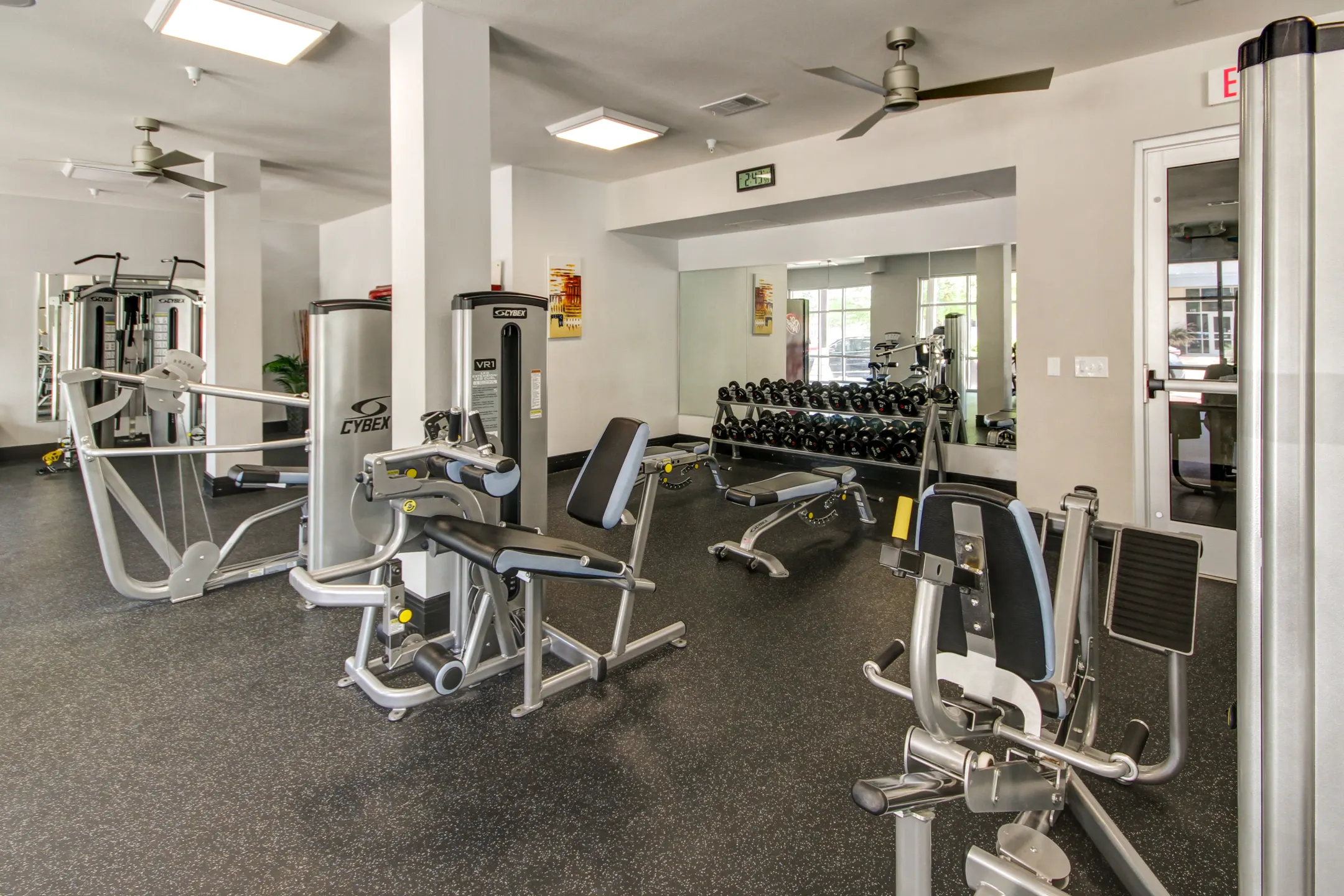 Fitness Weight Room - Oaks 5th Street Crossing at City Center - Garland, TX
