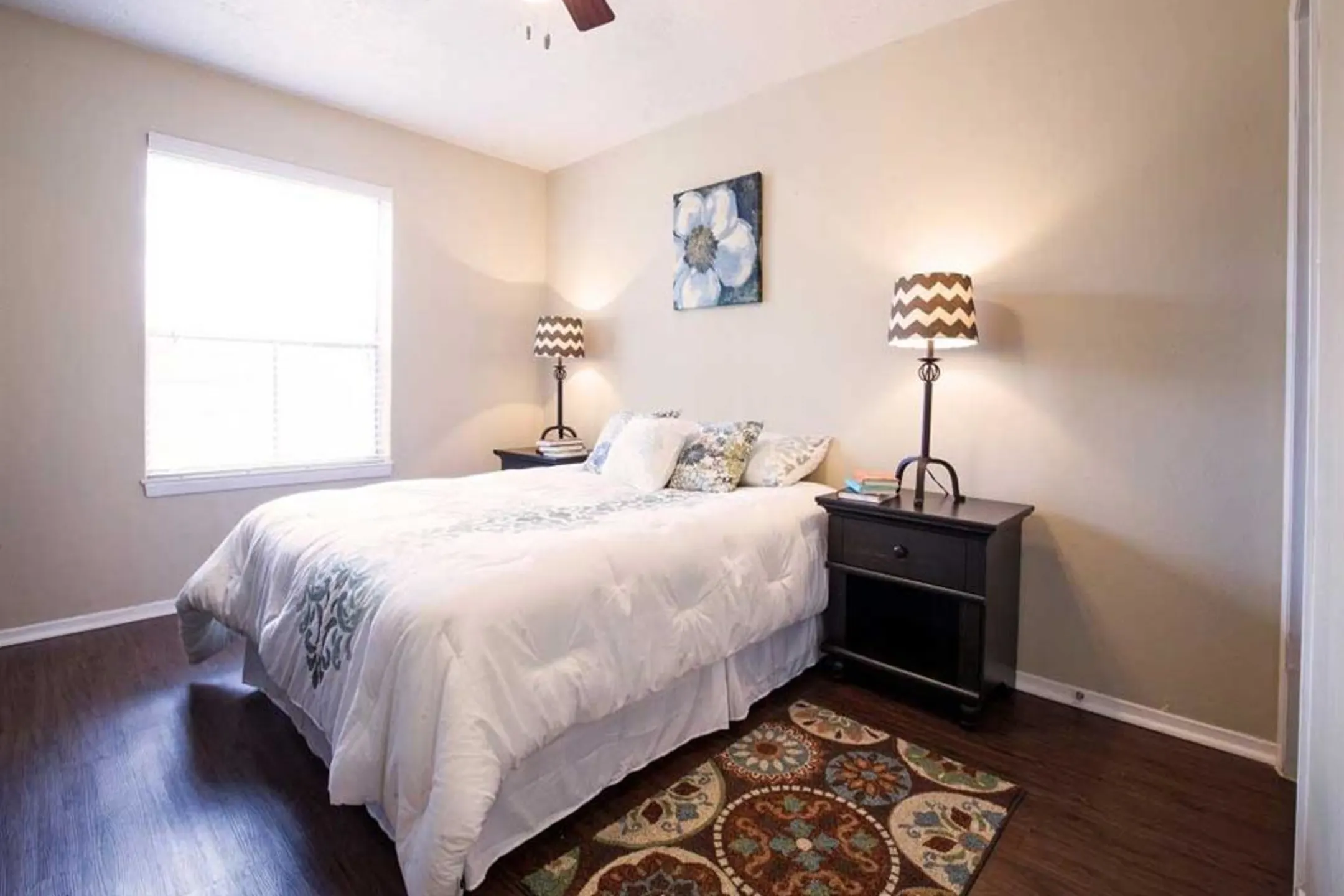 Bedroom - Hunters Point Apartments - College Station, TX