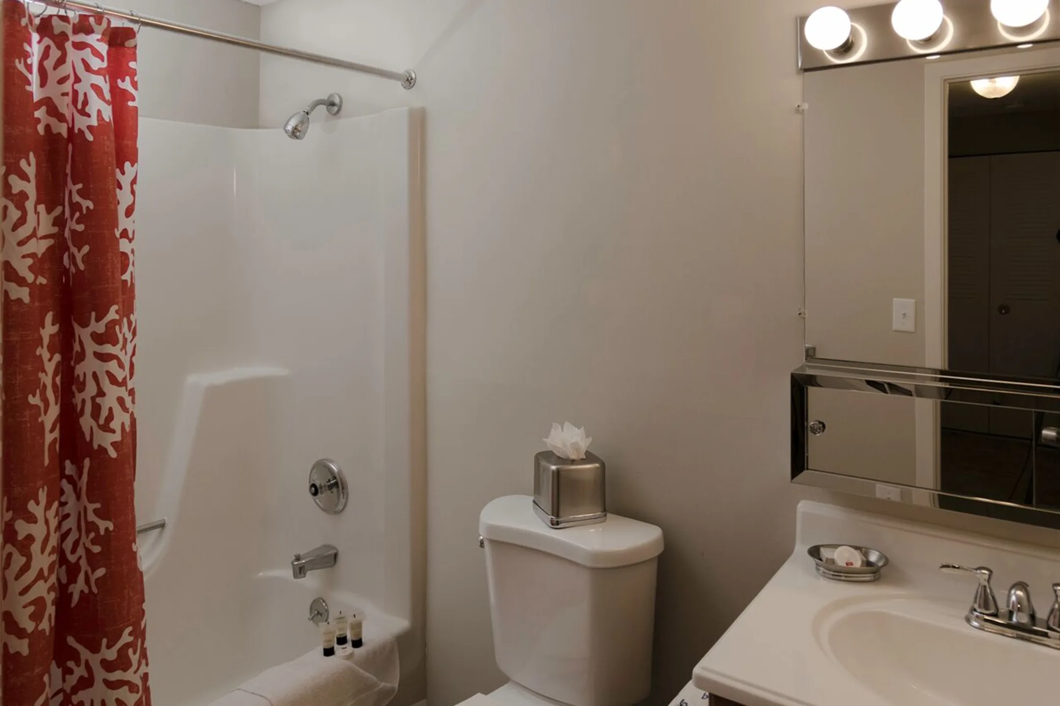 Ridgefield Apartments 131 Ridgefield Dr Middletown, CT Apartments