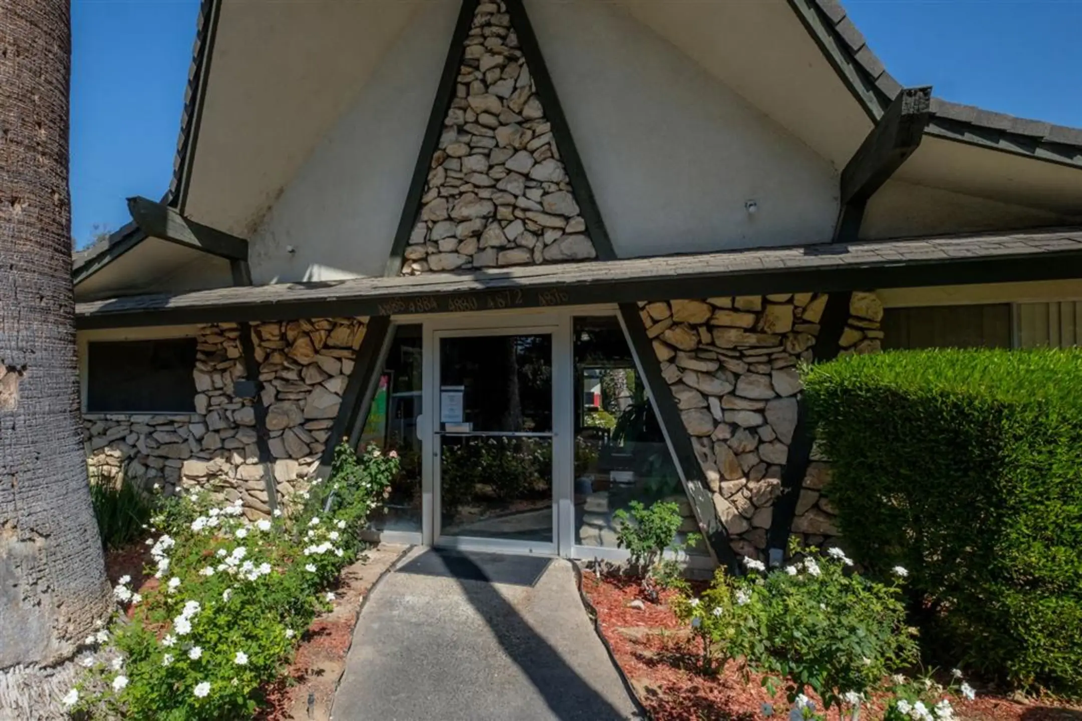 Reef Apartments 4888 N Glenn Ave Fresno, CA Apartments for Rent Rent.