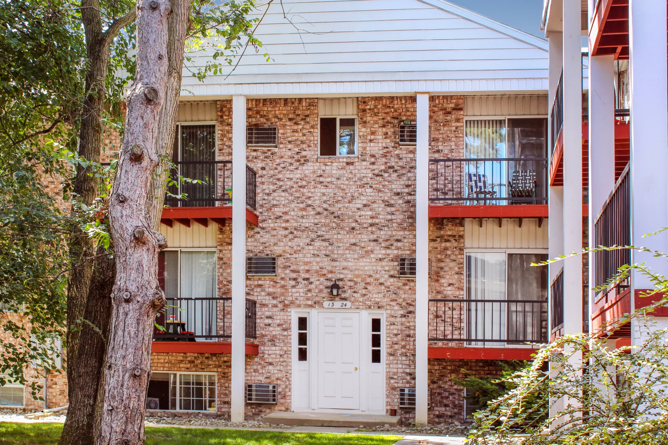 Building - Oak Hill Apartments - Maumee, OH