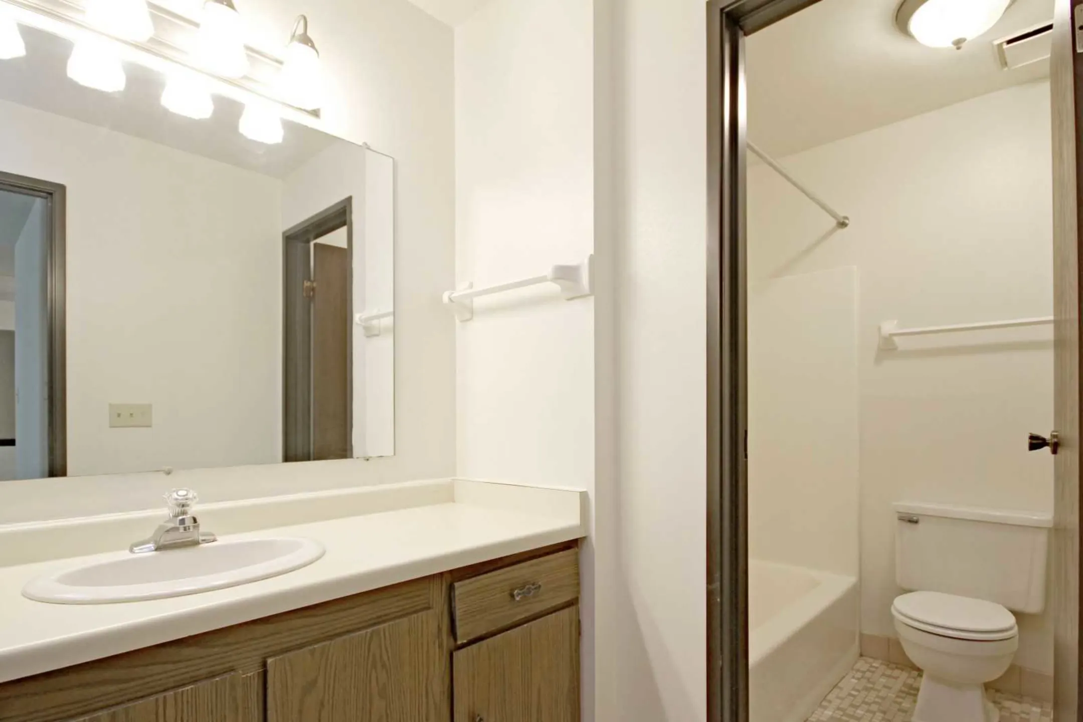 Bathroom - Riverwood Court Apartments - Milwaukee, WI