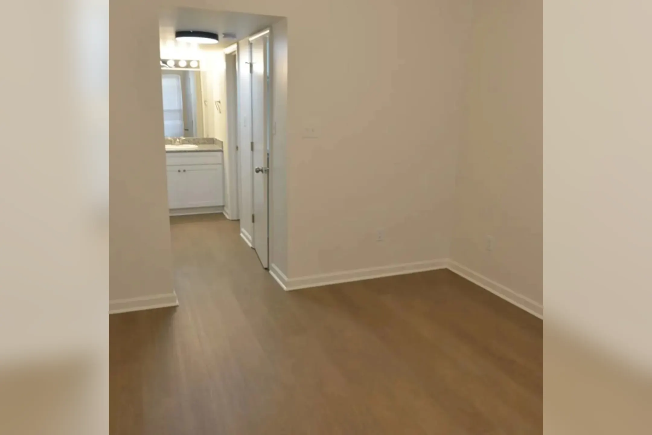 Whitney Manor Apartments Gretna, LA 70056