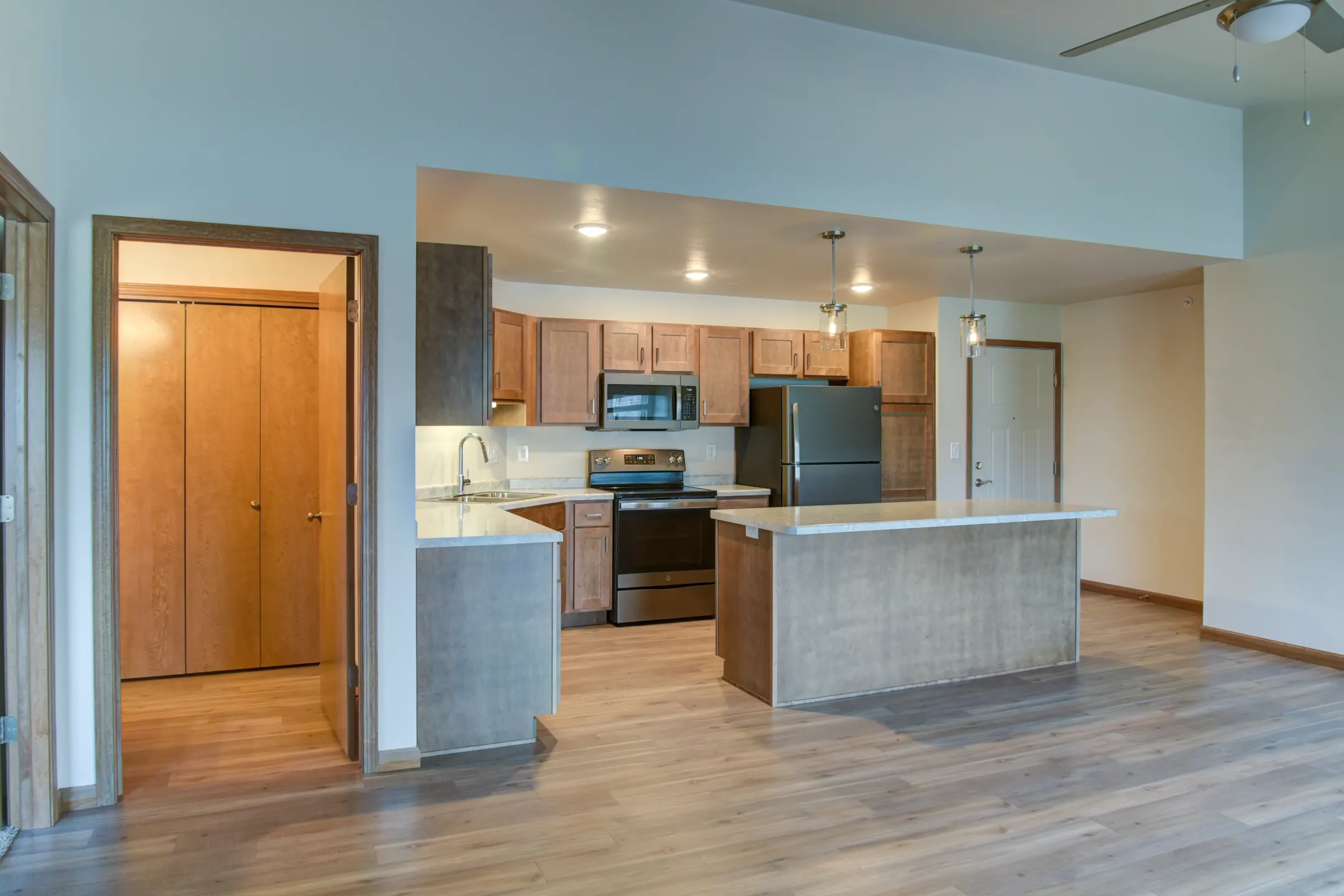 The Shores - 2200 Nicolet Dr | Green Bay, WI Apartments for Rent | Rent.