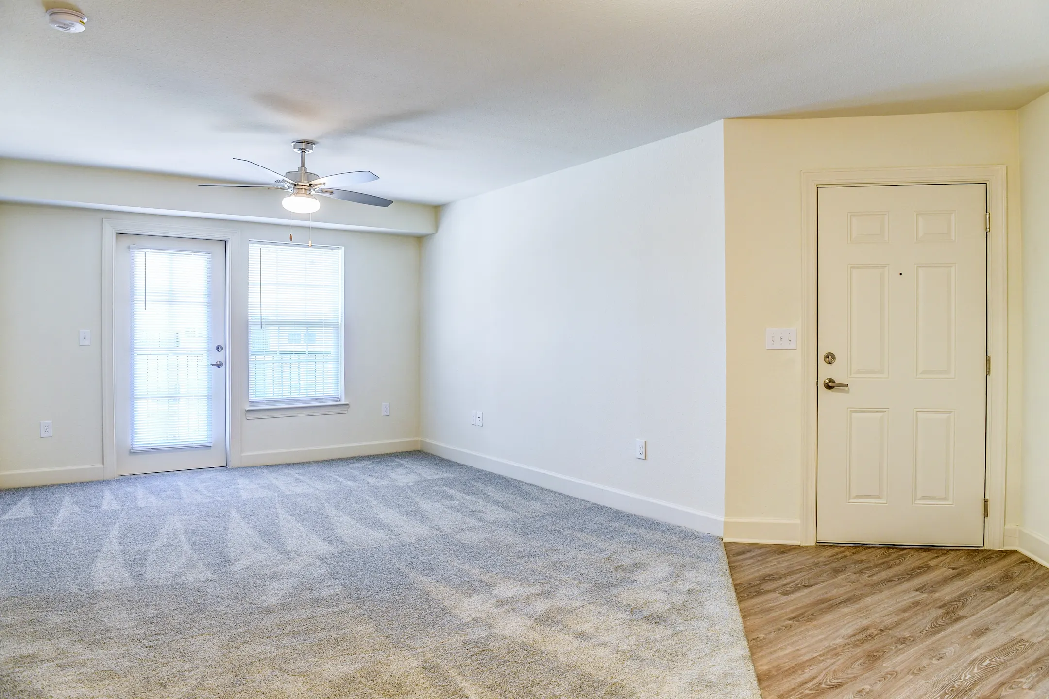 Living Room - Granite Pointe Apartment Homes - Charlotte, NC