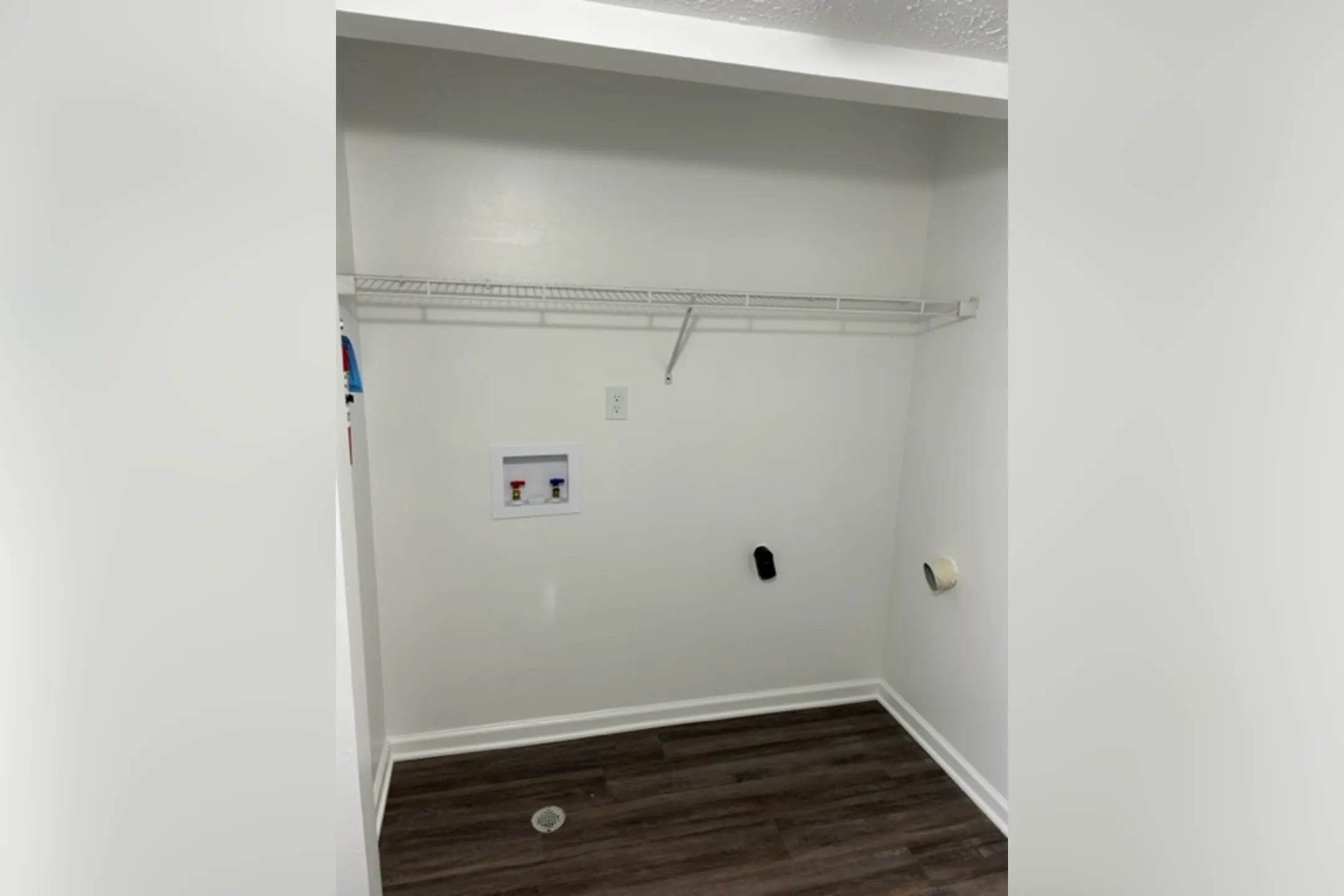 Eastlake Woods Apartments 1020 Thicket Ct Columbus, IN Apartments