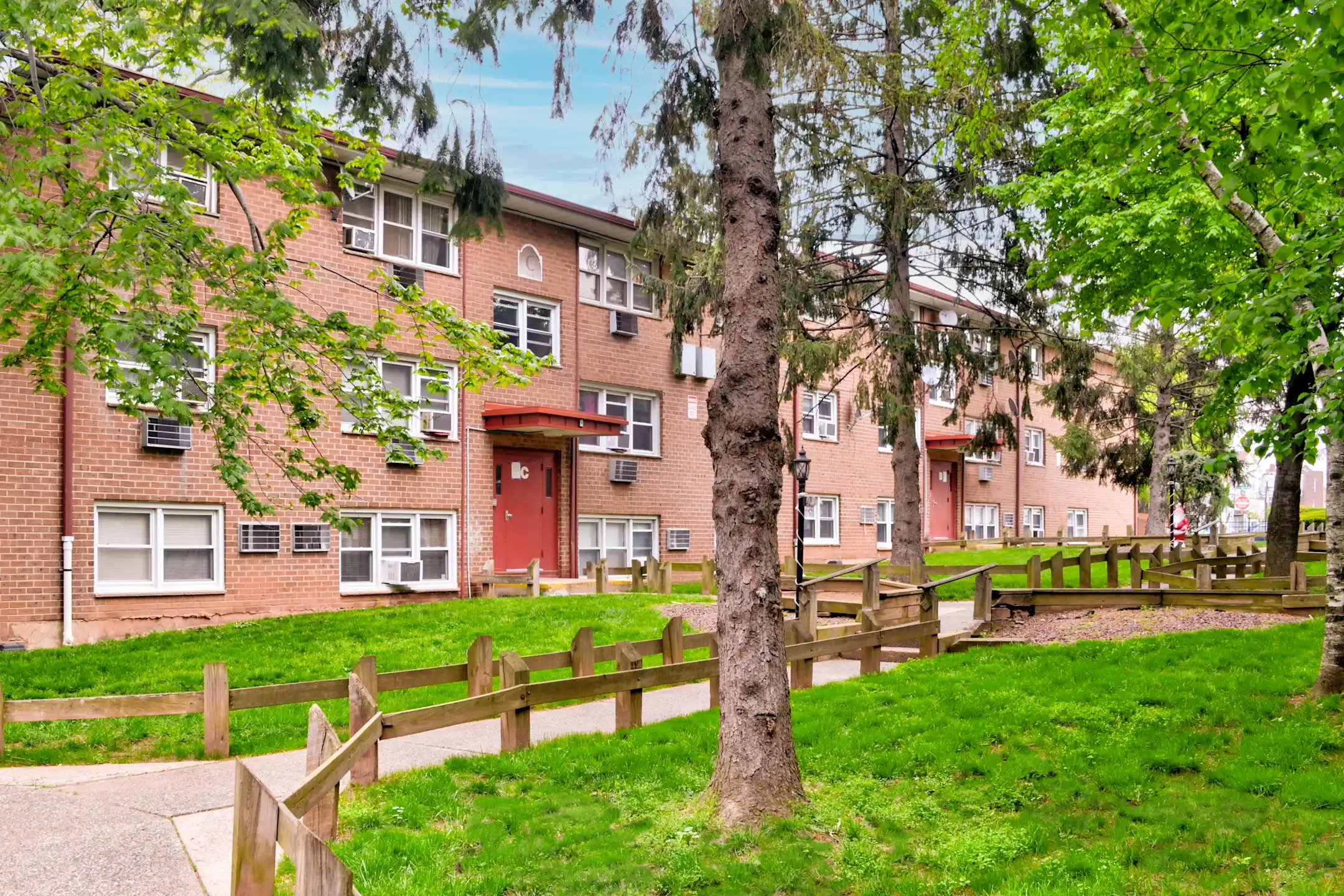 Building - Rosehill Gardens - Elizabeth, NJ