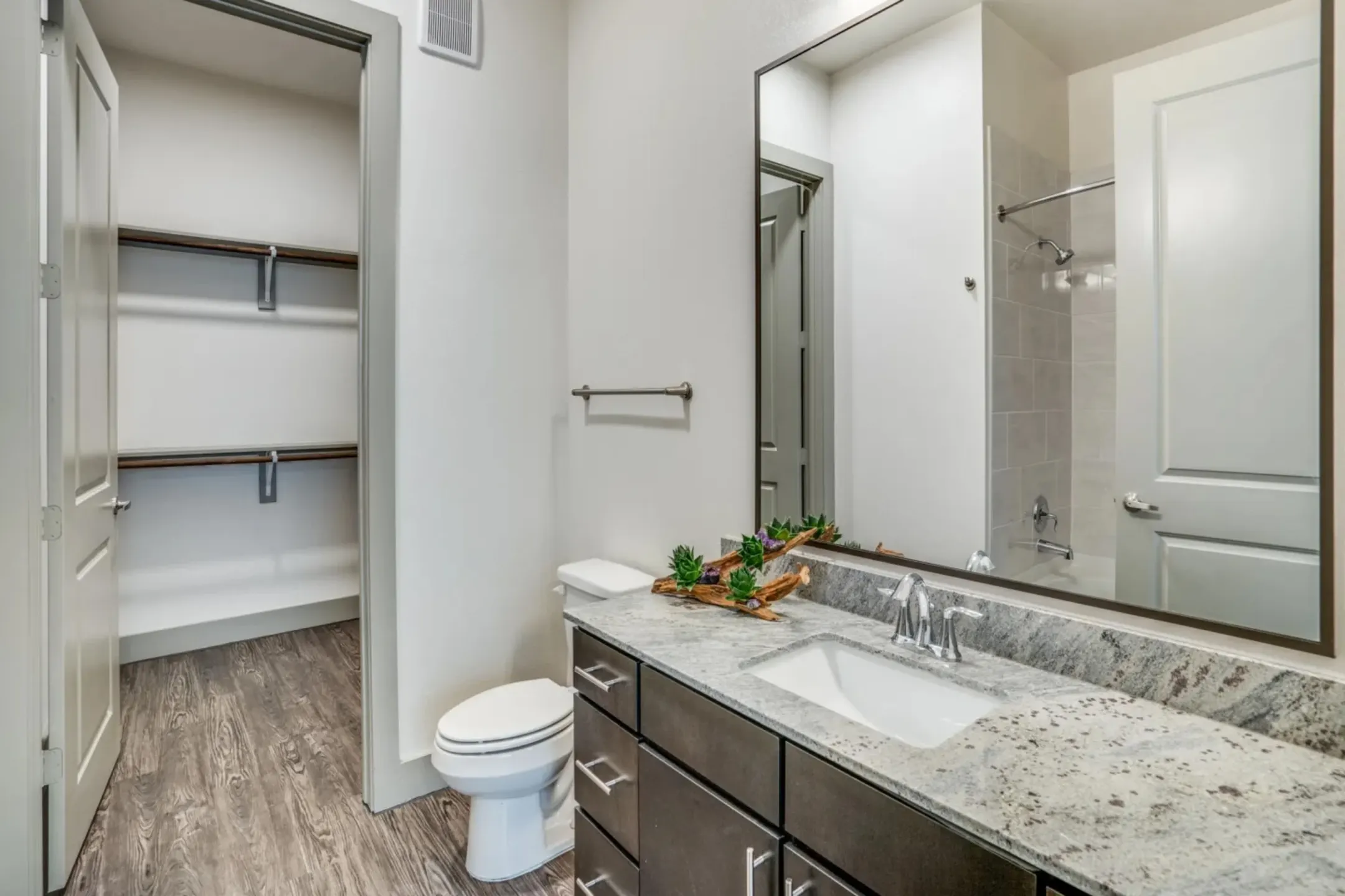 Wallis and Baker Apartments Grapevine, TX 76051