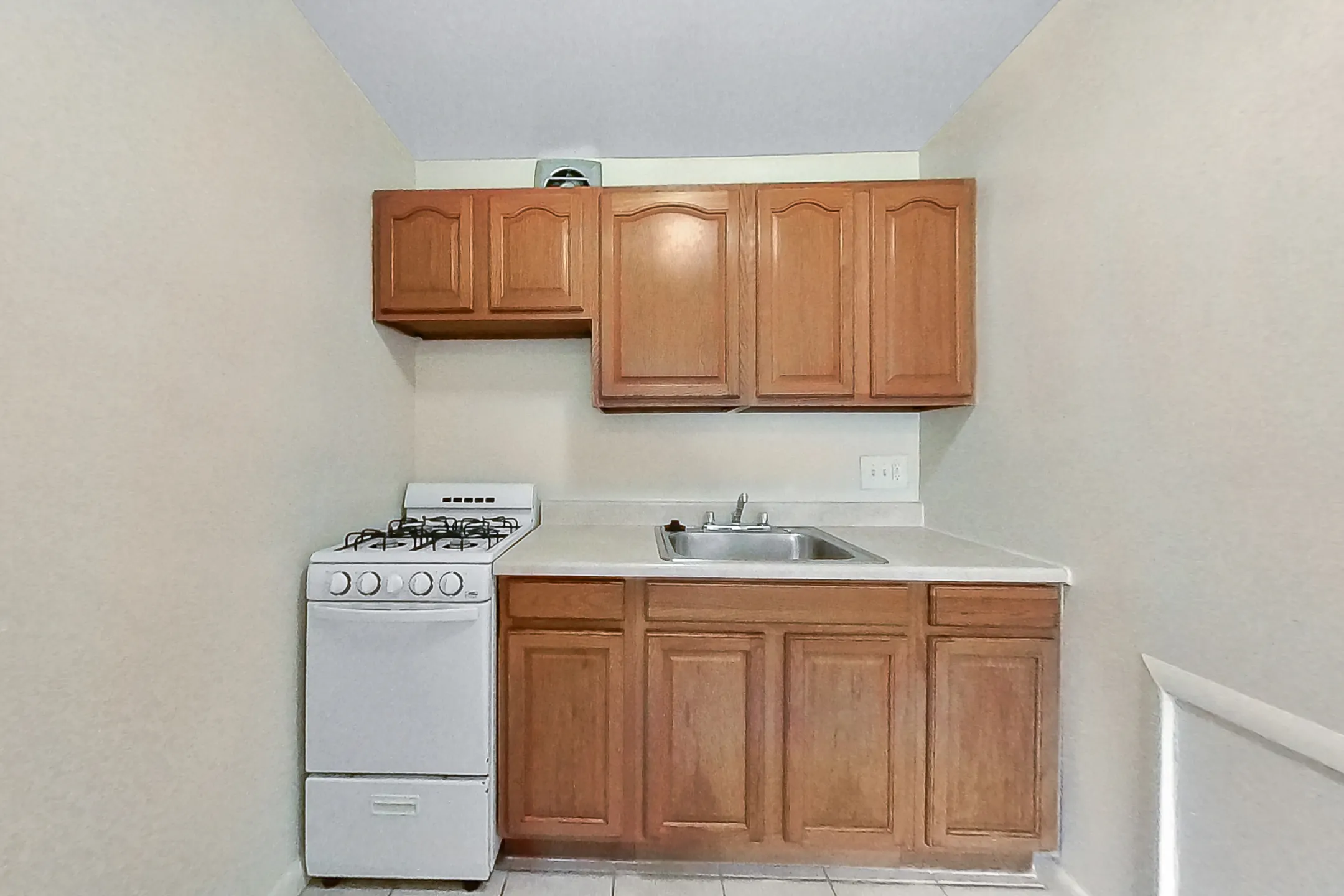 Queensbury Park/Oliver Gardens Apartments Hyattsville, MD 20781