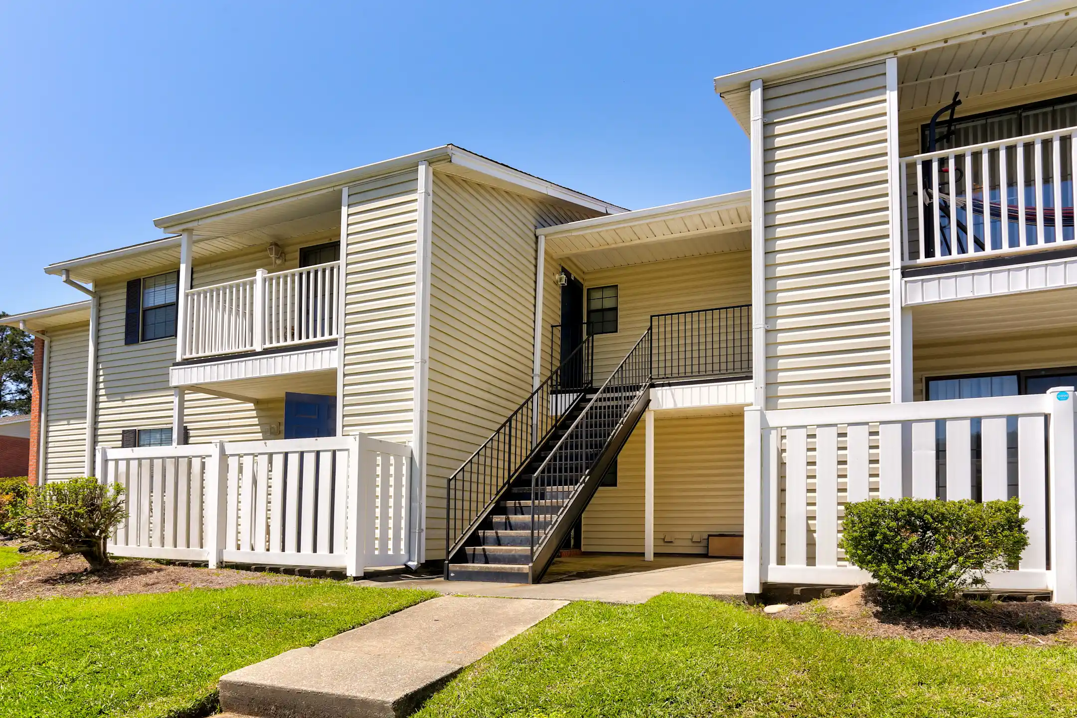 Summer West Apartments 216 Westover Dr Hattiesburg, MS Apartments