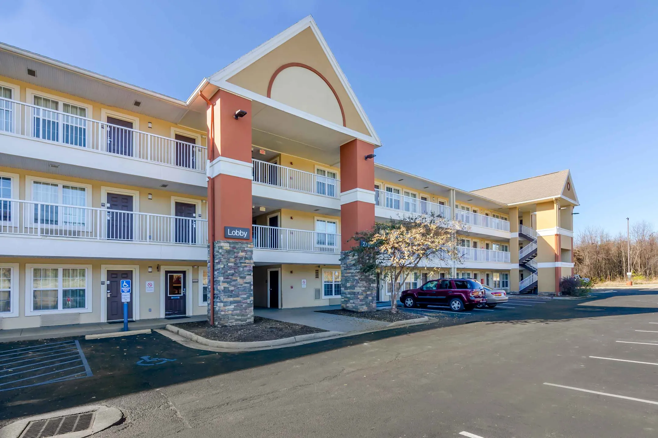 Building - Furnished Studio - Roanoke - Airport - Roanoke, VA