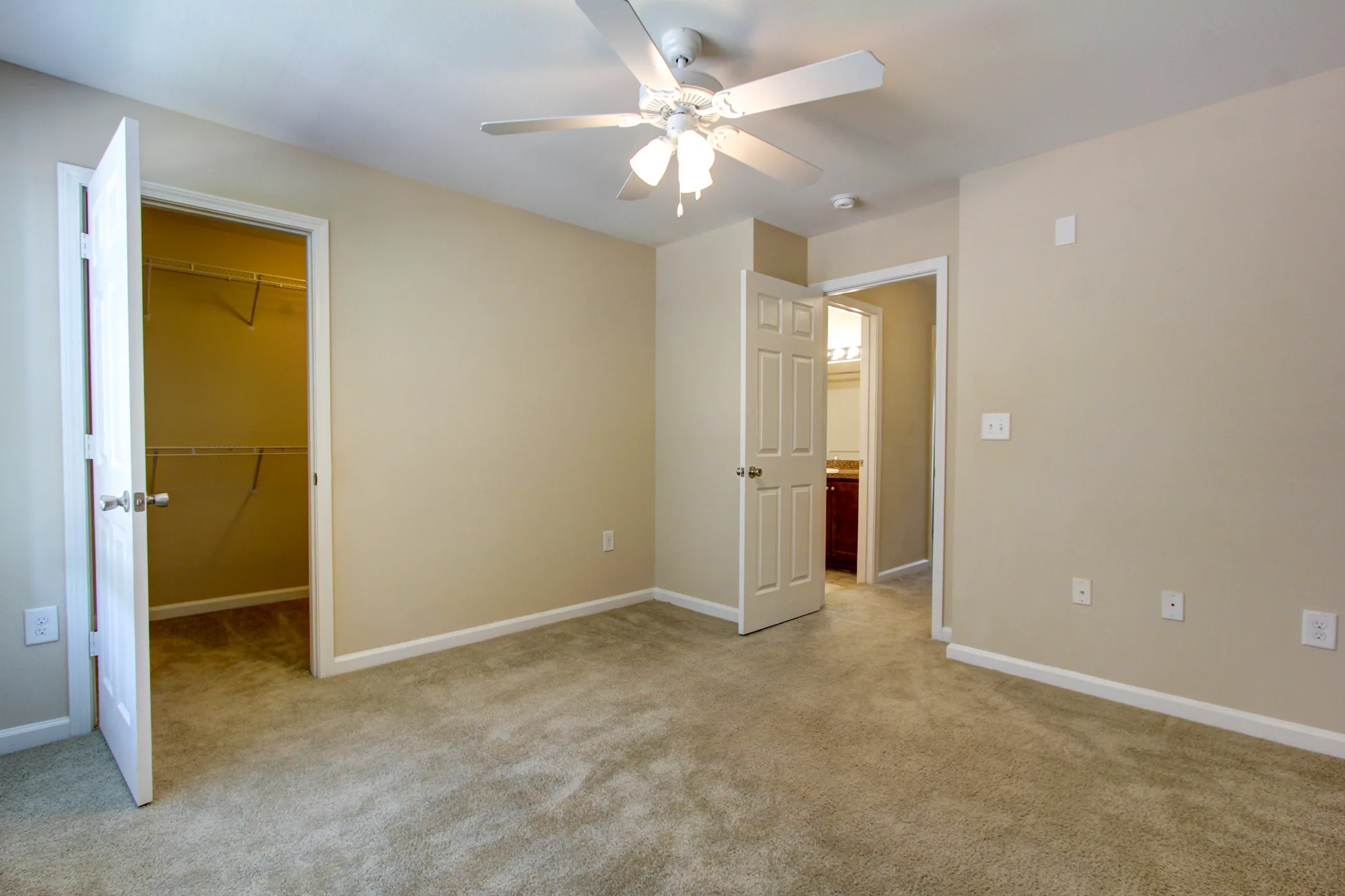 Killian Lakes Apartments & Townhomes 1800 Killian Lakes Dr Columbia