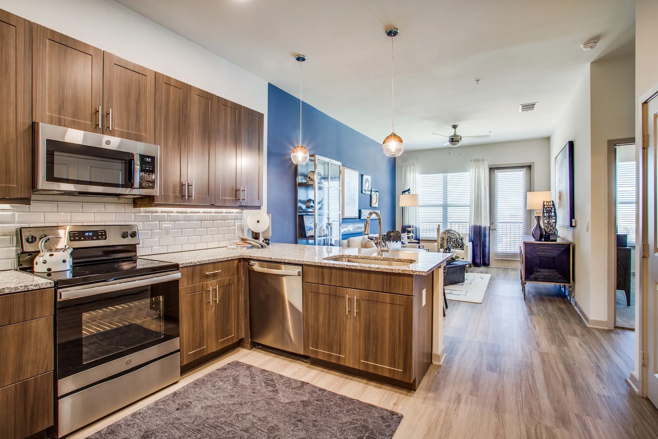 Kitchen - Westloop at the Diamond Interchange - Irving, TX