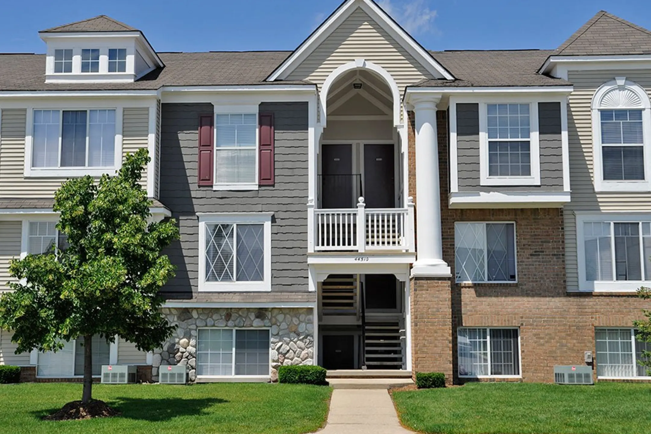 The Harbours 44530 Bayview Ave Clinton Township, MI Apartments for