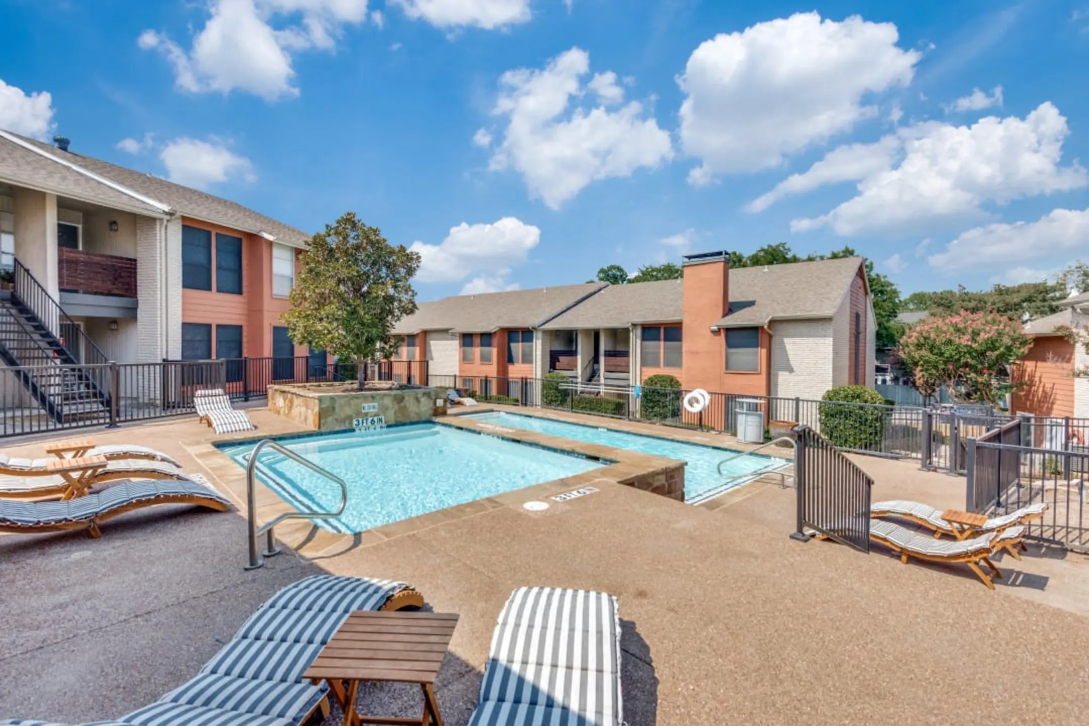 Infinity on the Oaks - 9236 Church Rd | Dallas, TX Apartments for Rent 