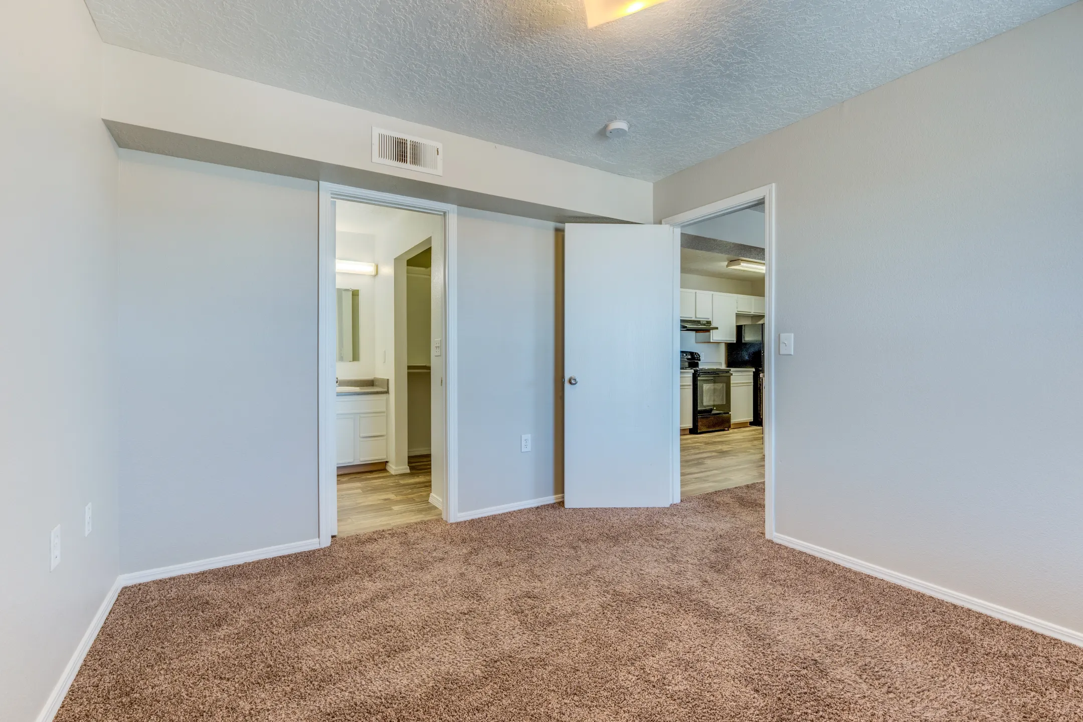 Bedroom - Crescent Ridge Apartments - Albuquerque, NM