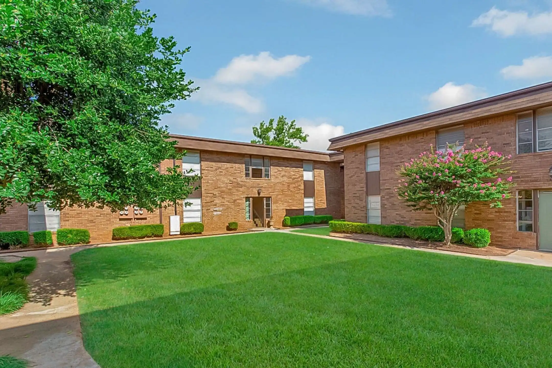Vines at Meridian 5418 N Meridian Ave Oklahoma City, OK Apartments