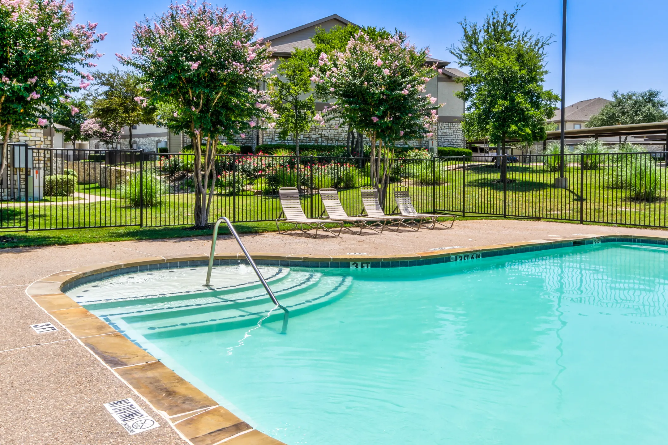 Ridge Parc Apartments Dallas