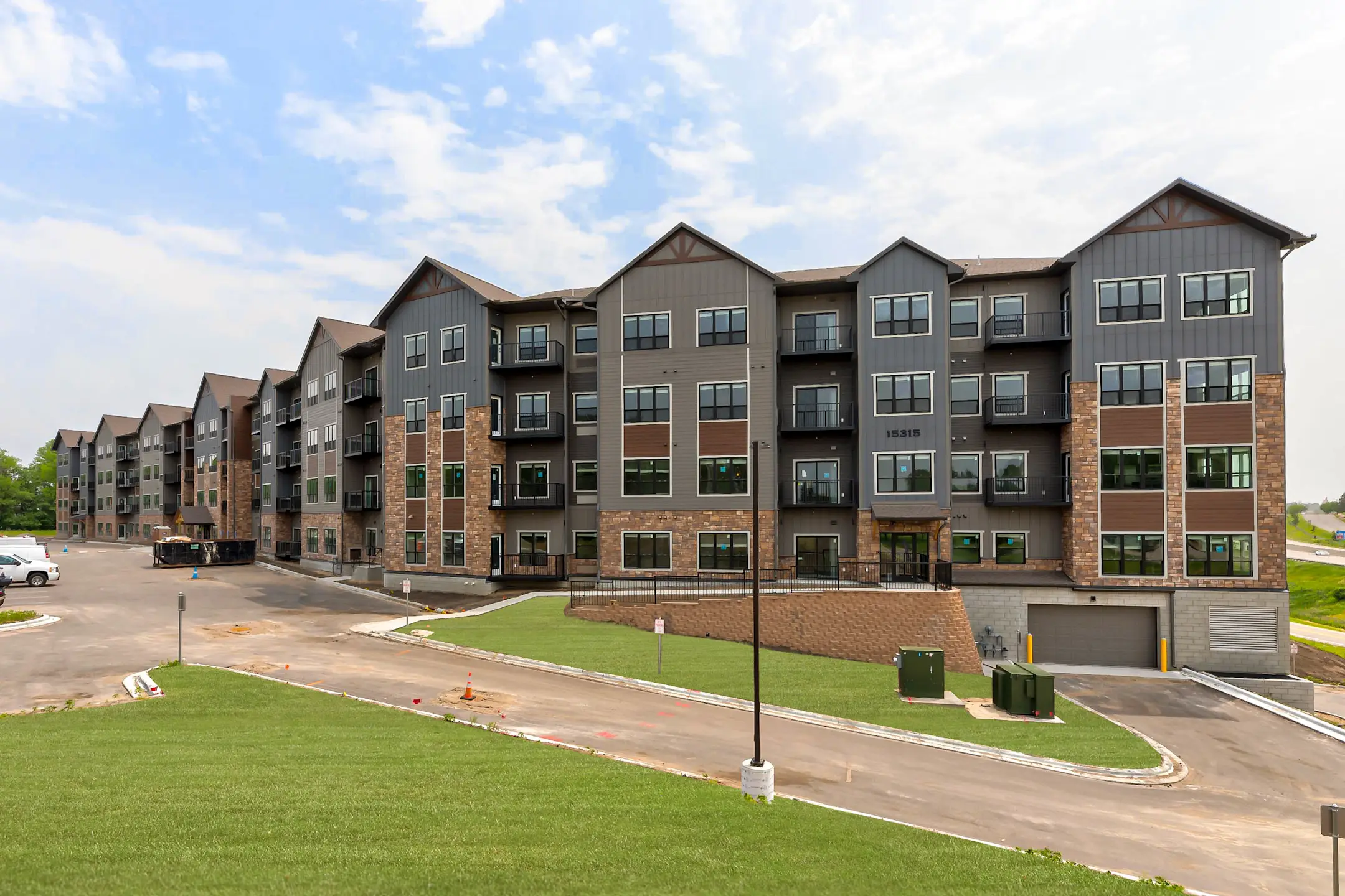 The Overlook at Crystal Lake Apartments Burnsville, MN 55306