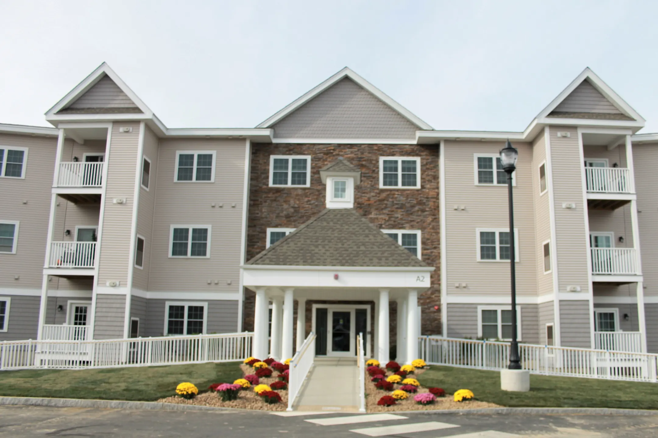Regency Village Apartments Merrimac, MA 01860