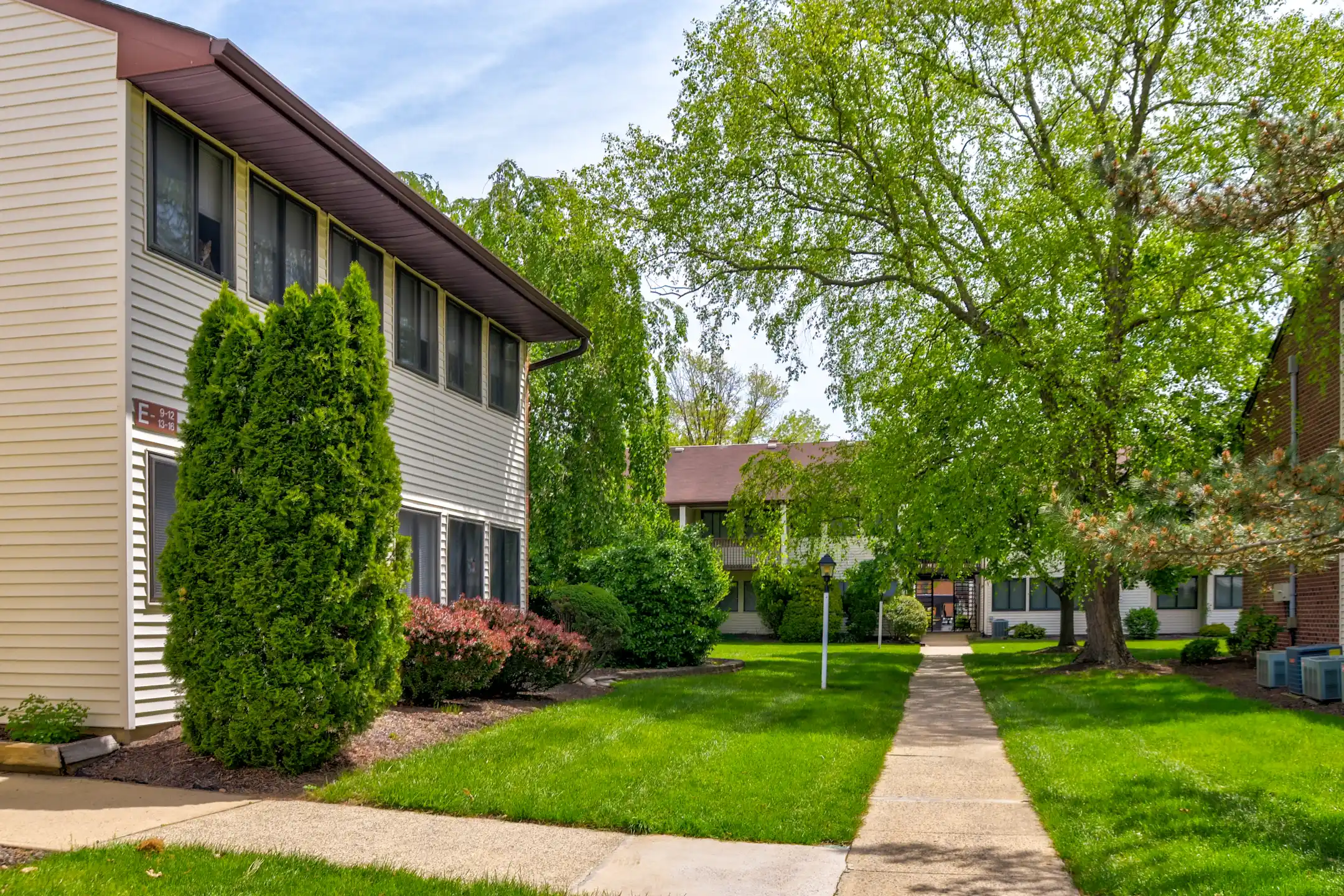 Village East Apartments 661 Abbington Dr East Windsor, NJ